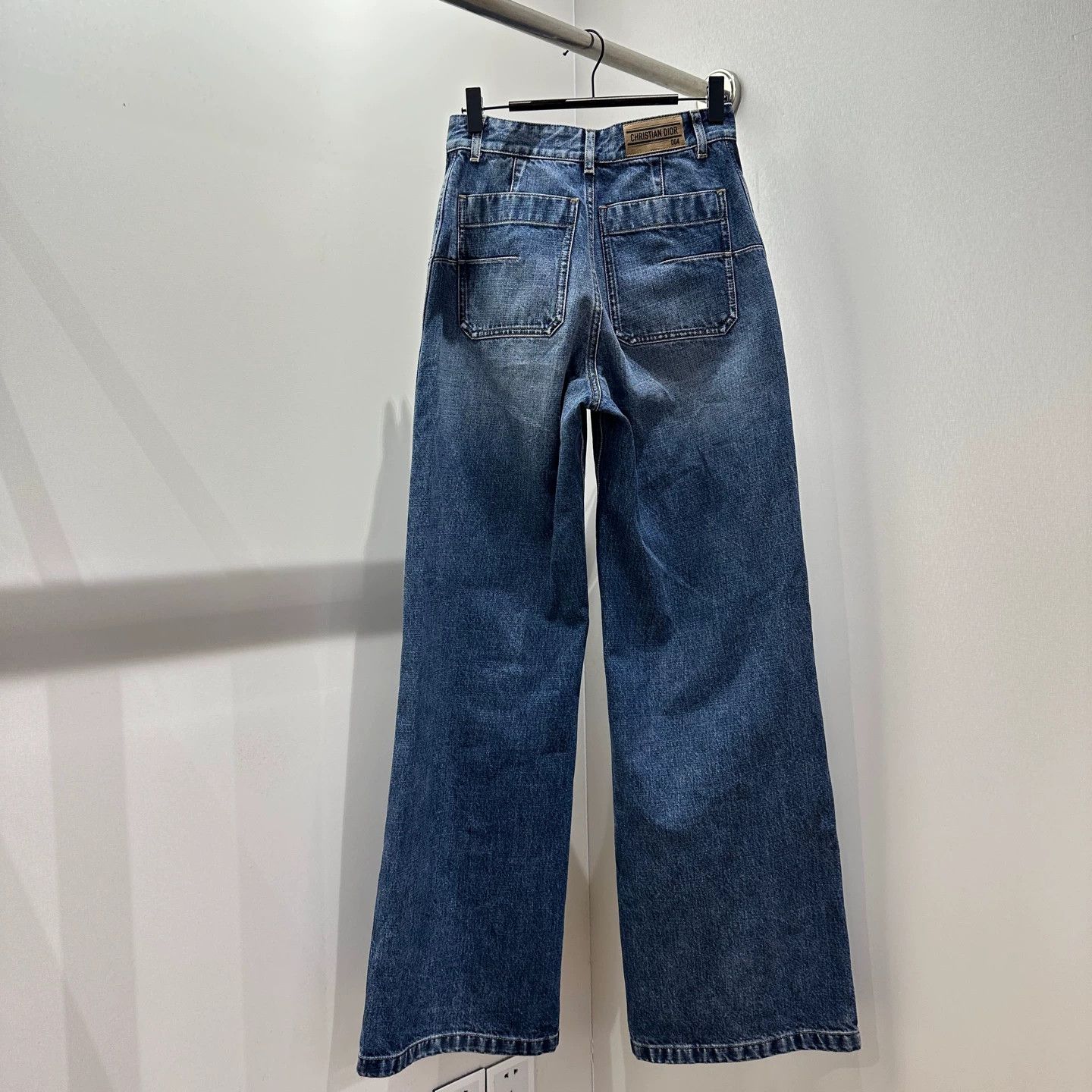 Dior Dior mar382 slogan leather tag wide leg jeans 34 Size 25" / US 0 / IT 36 - 1 Thumbnail