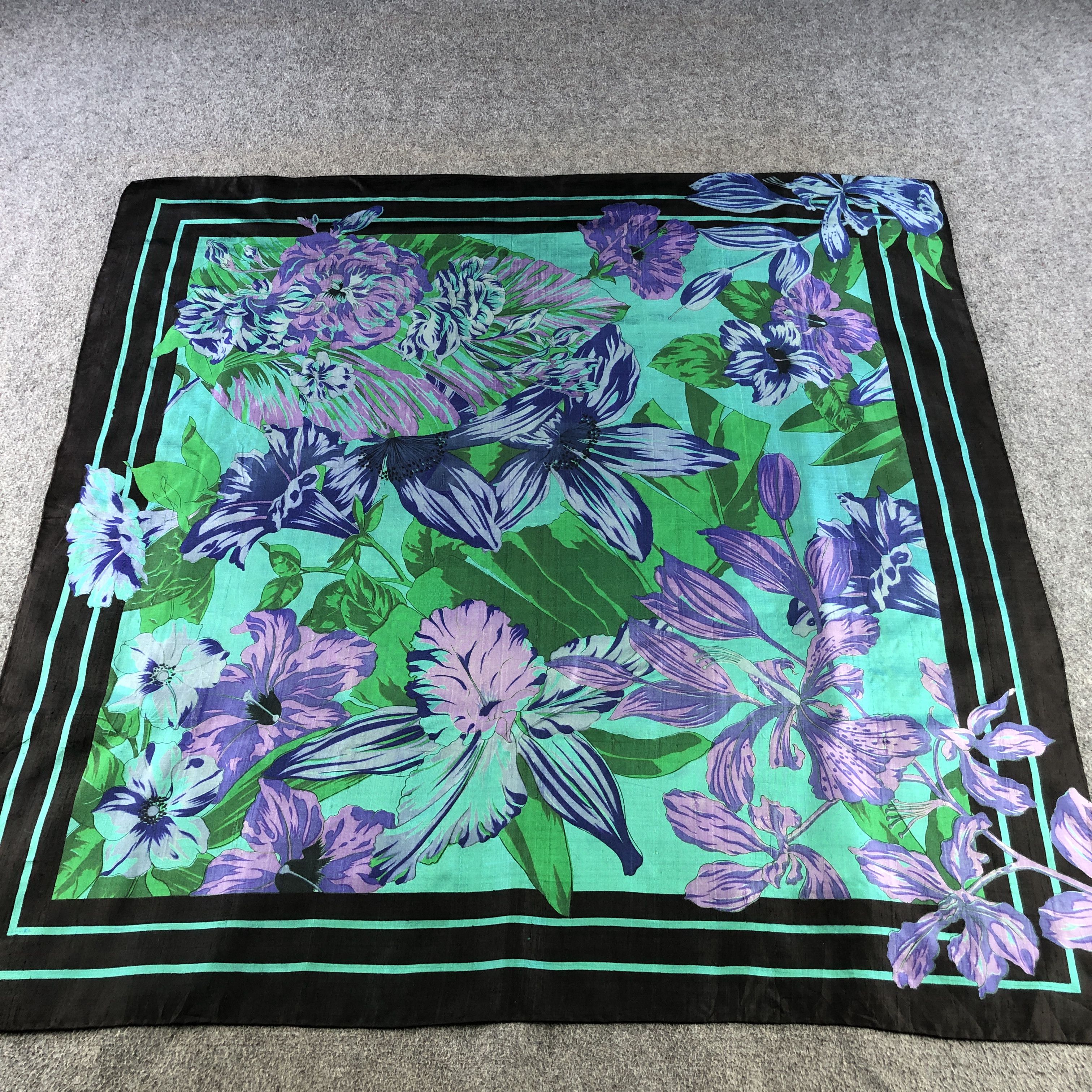 Vintage Vintage Luxury Floral Hand Rolled Silk Scarf M1322 Size ONE SIZE - 2 Thumbnail