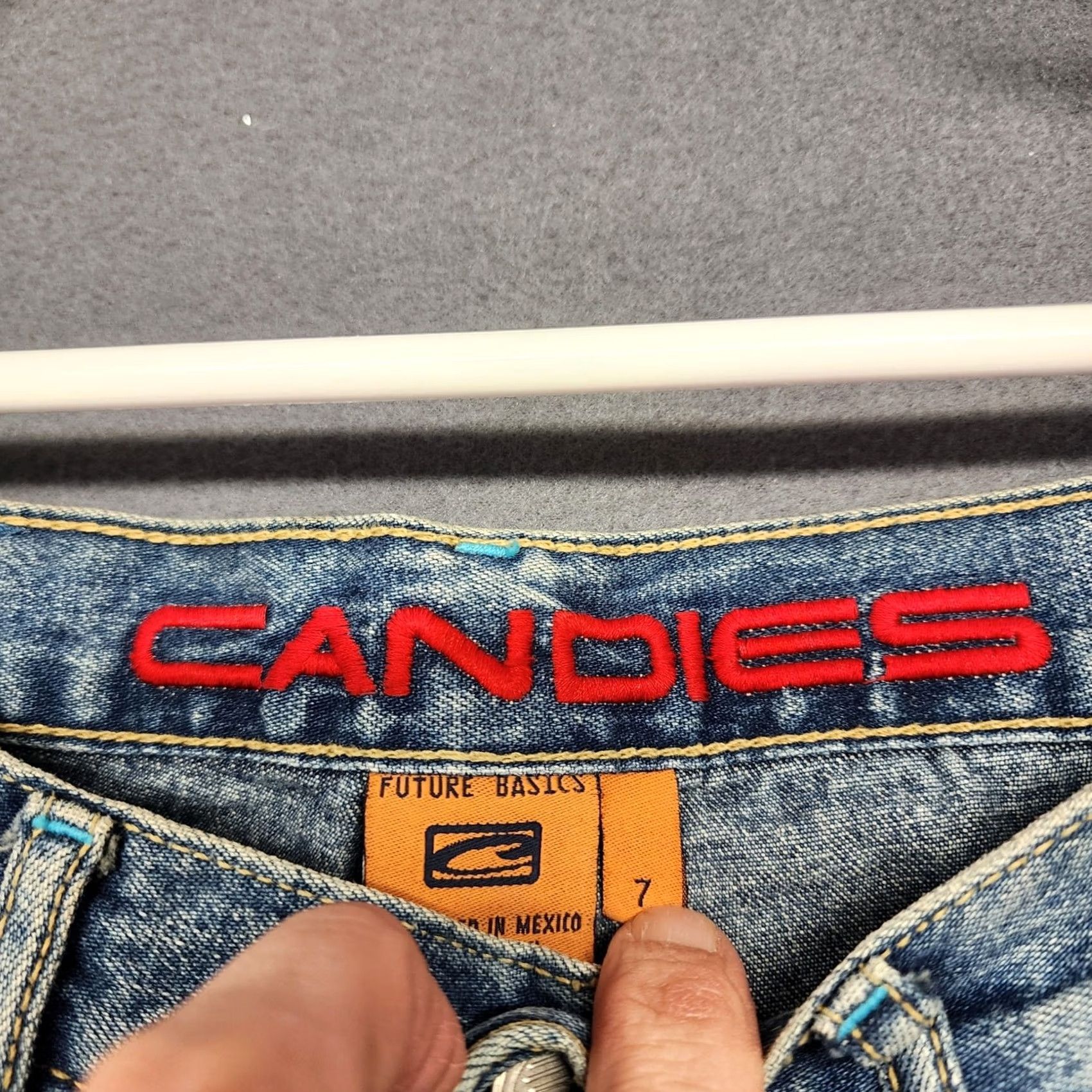 Vintage VINTAGE Candies Jeans Womens Juniors 7 Blue Embroidered Mid Rise Slight Boot Y2K Size 28" / US 6 / IT 42 - 5 Thumbnail