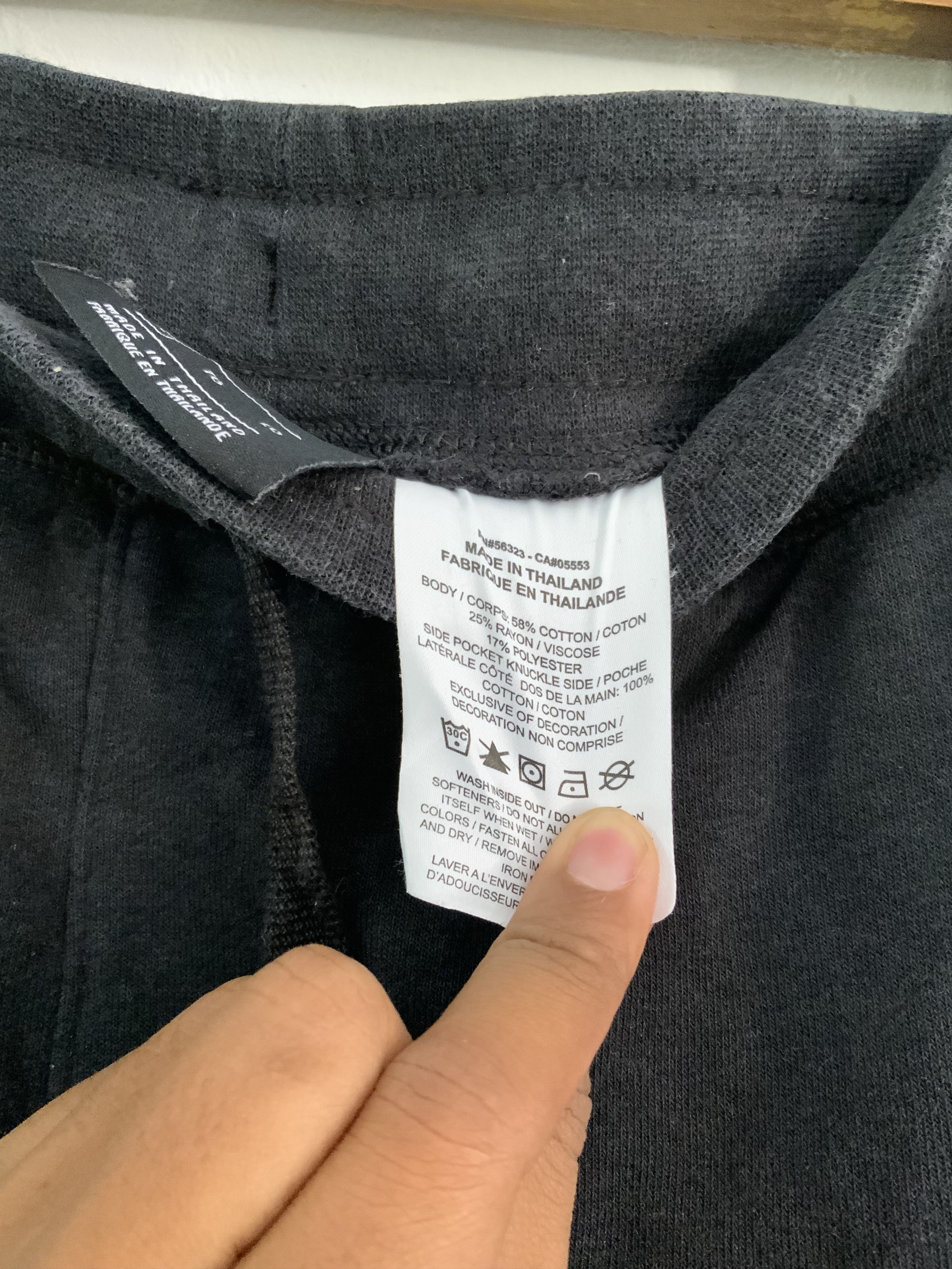 Nike Nike Swoosh Big Logo White Black Shorts Size US 32 / EU 48 - 8 Thumbnail
