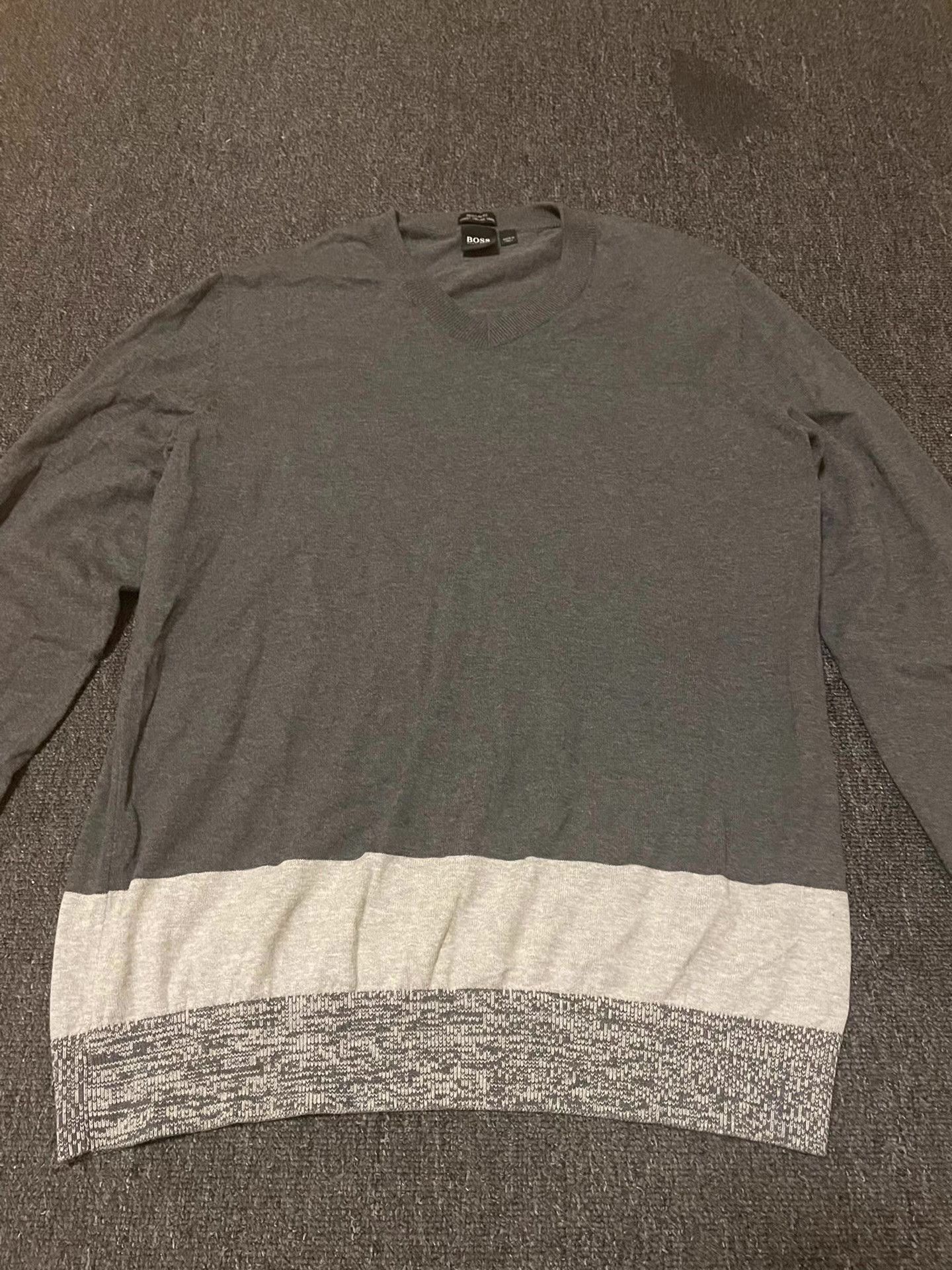 Hugo Boss Hugo Boss V-neck Sweater Q4 Size US L / EU 52-54 / 3 - 2 Thumbnail
