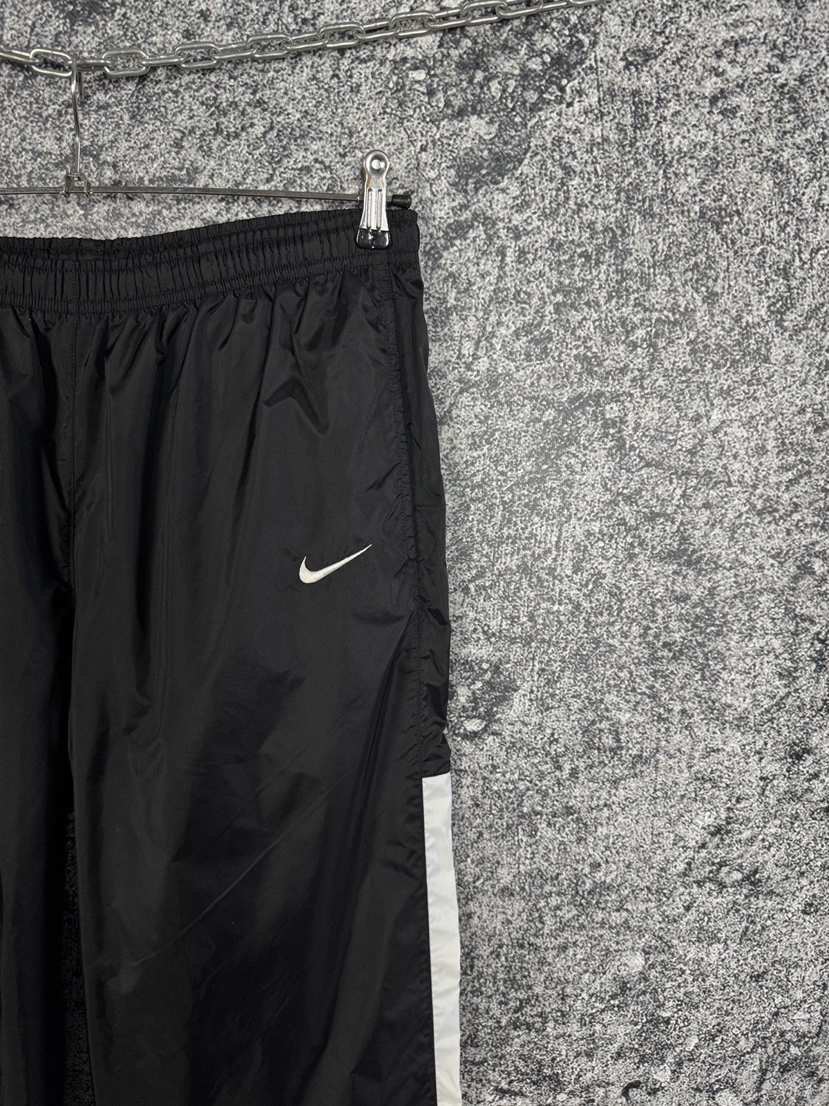 Nike Nike Track Nylon Pants Vintage 90s Style Zip Cuffs Y2K Sz L Size US 36 / EU 52 - 3 Thumbnail