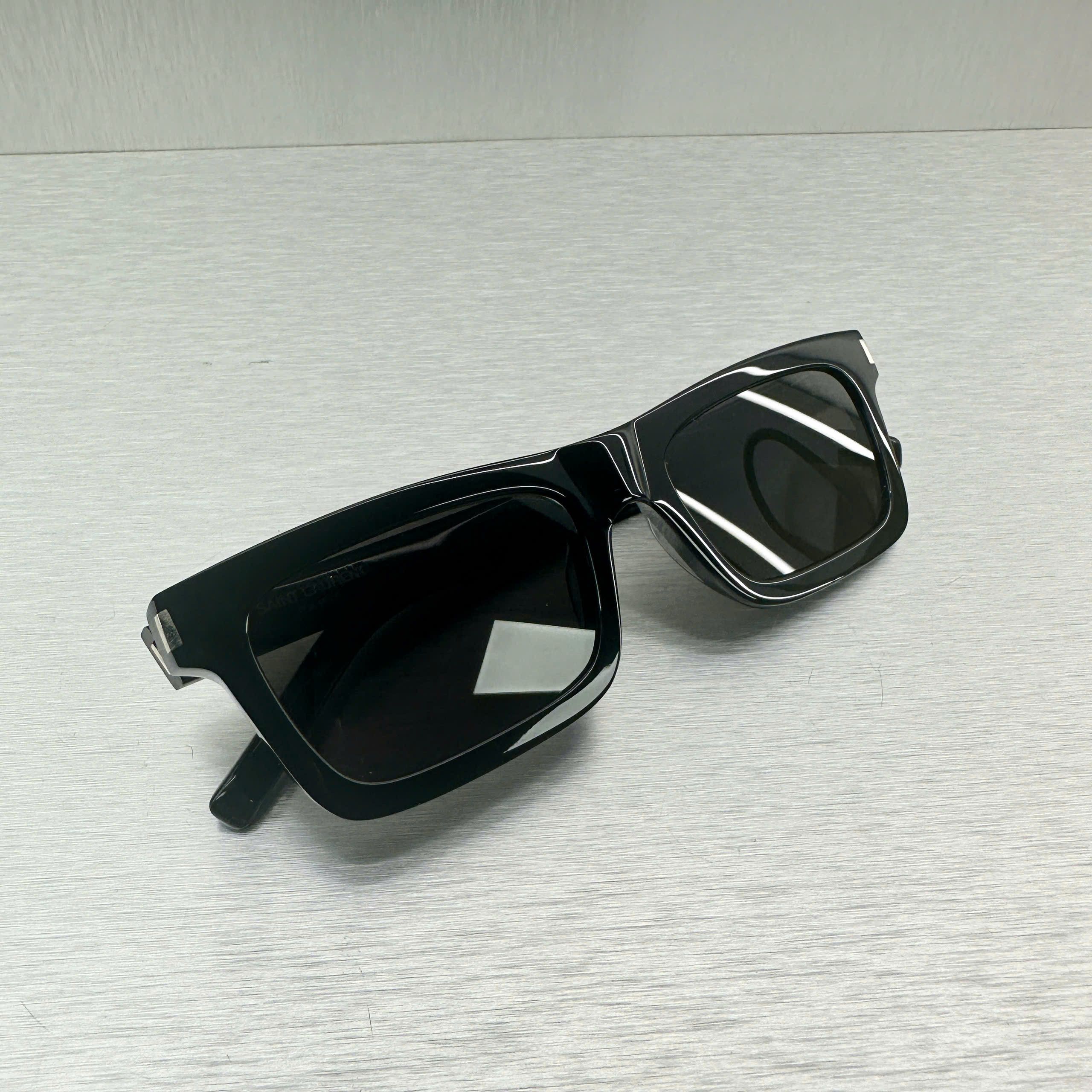 Saint Laurent Paris SAINT LAURENT 461 BETTY 001 Sunglasses BLACK Size ONE SIZE - 2 Thumbnail