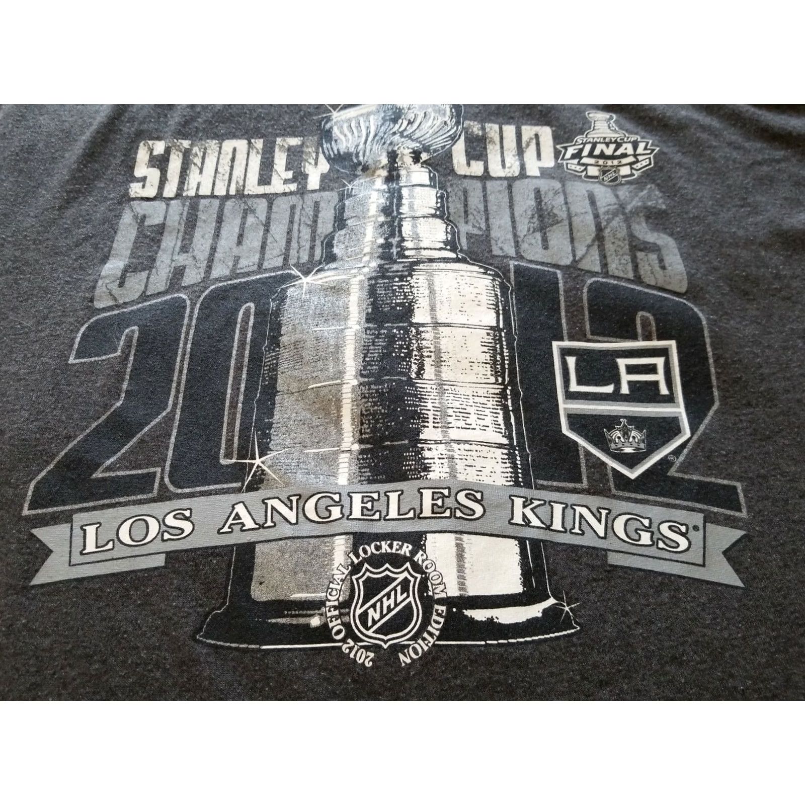 Vintage VINTAGE Los Angeles Kings 2012Stanley Cup Champions Official Locker Room Edition Large T-Shirt Unisex L Gray Majestic Size US L / EU 52-54 / 3 - 4 Thumbnail