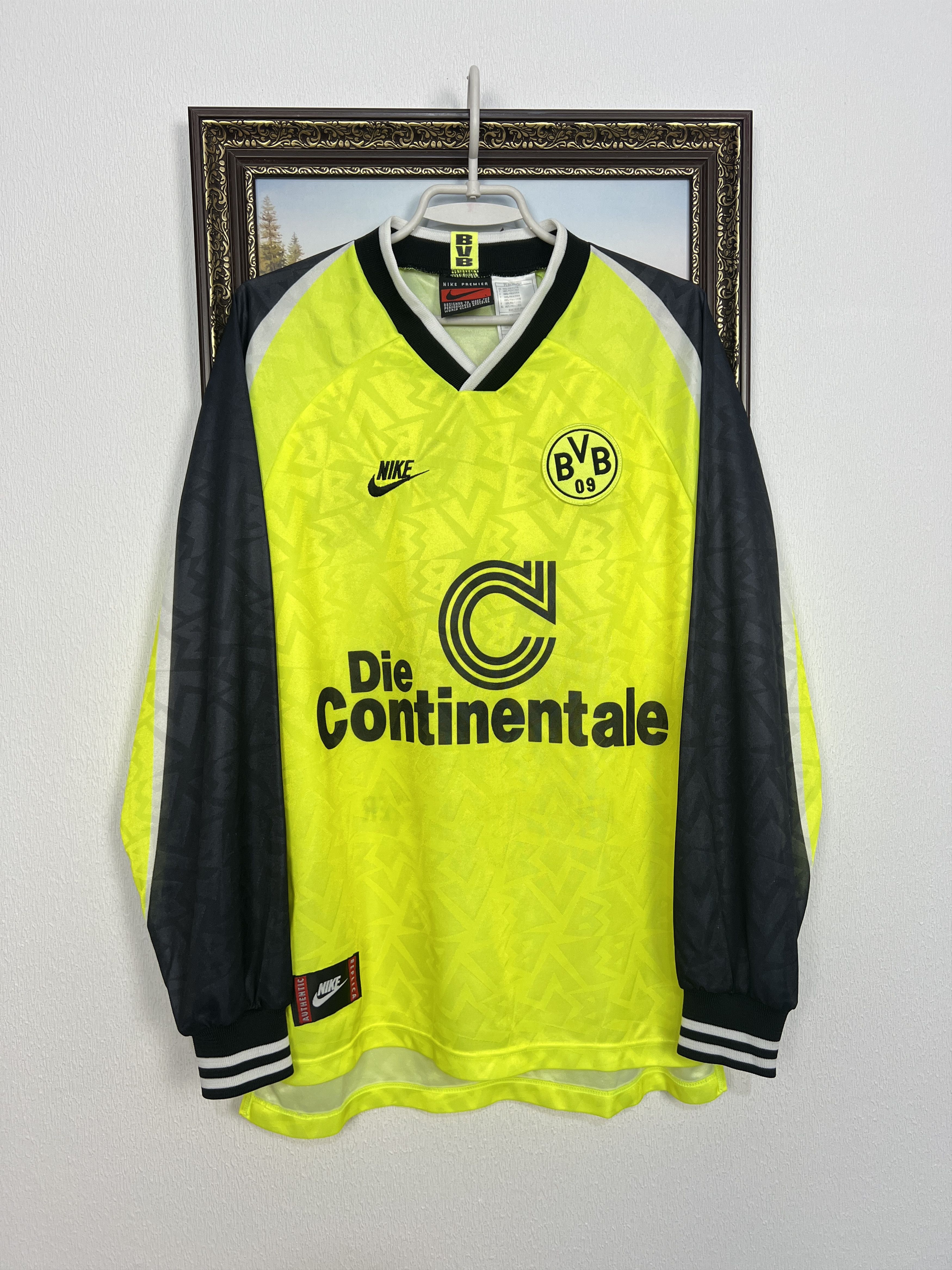 Nike Borussia Dortmund football shirt Soccer Long Sleeve Jersey Size US L / EU 52-54 / 3 - 1 Thumbnail