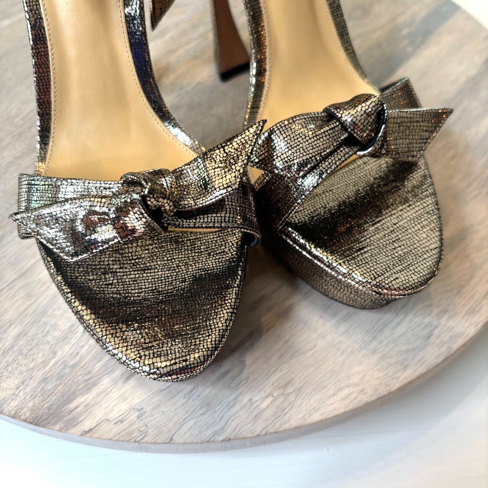 Alexandre Birman Alexandre Birman Clarita Gold Metallic 100 Heels US Size 9.5 Size US 9.5 / IT 39.5 - 6 Thumbnail
