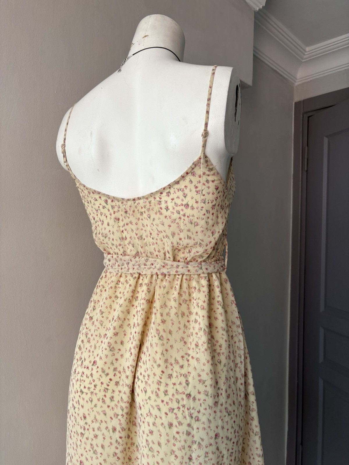 Vintage Guess dress Size M / US 6-8 / IT 42-44 - 22 Thumbnail