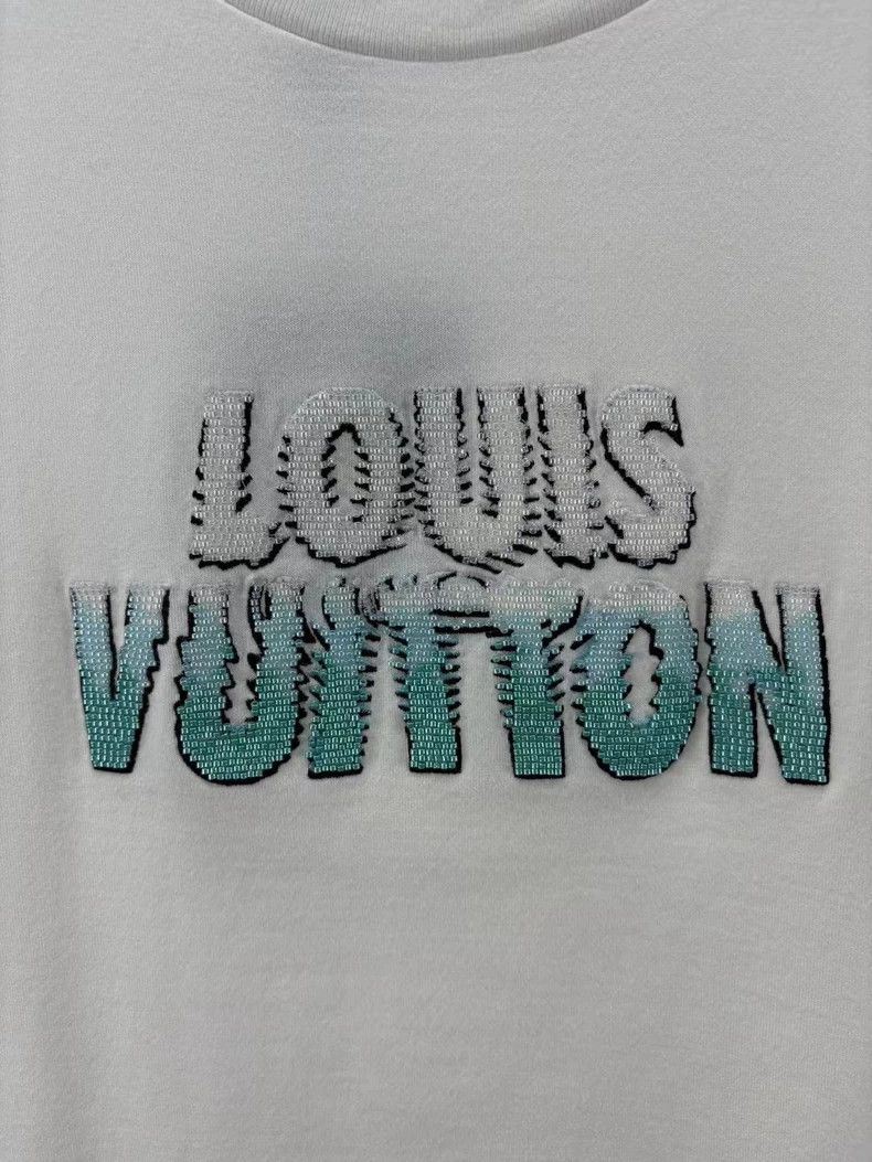 Louis Vuitton Louis Vuitton White beaded short sleeves 2504-Nextarrow Size US S / EU 44-46 / 1 - 3 Thumbnail