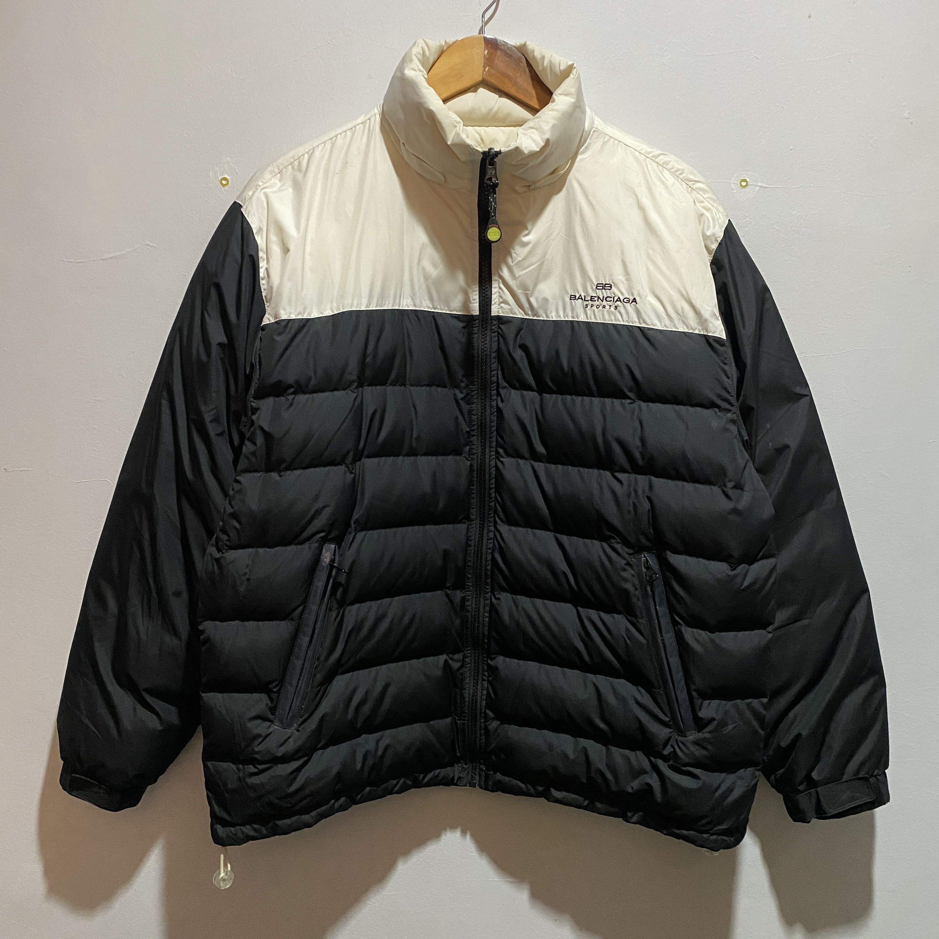 Balenciaga Reversible Down Jacket L Size US L / EU 52-54 / 3 - 1 Thumbnail