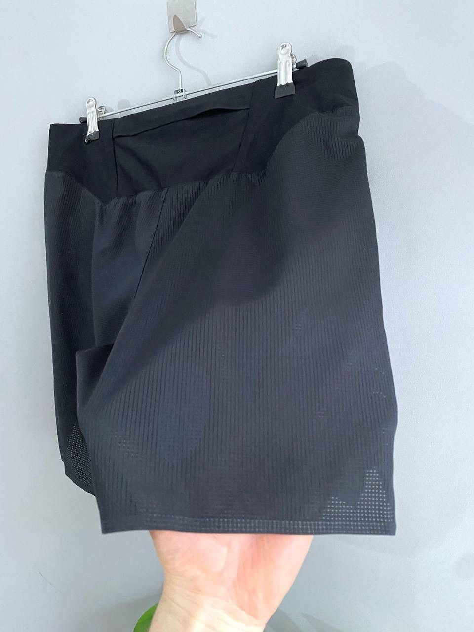 On On Cloud Running Swiss Lightweight Men's Shorts, Size M/W32 Size US 32 / EU 48 - 11 Thumbnail