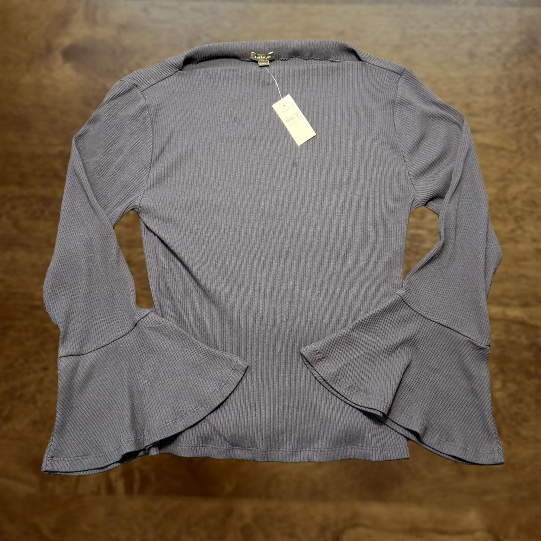 Ann Taylor Ann Taylor Shirt Womens Large Gray Boat Neck Bell Sleeve Knit Stretch NWT Size L / US 10 / IT 46 - 1 Thumbnail