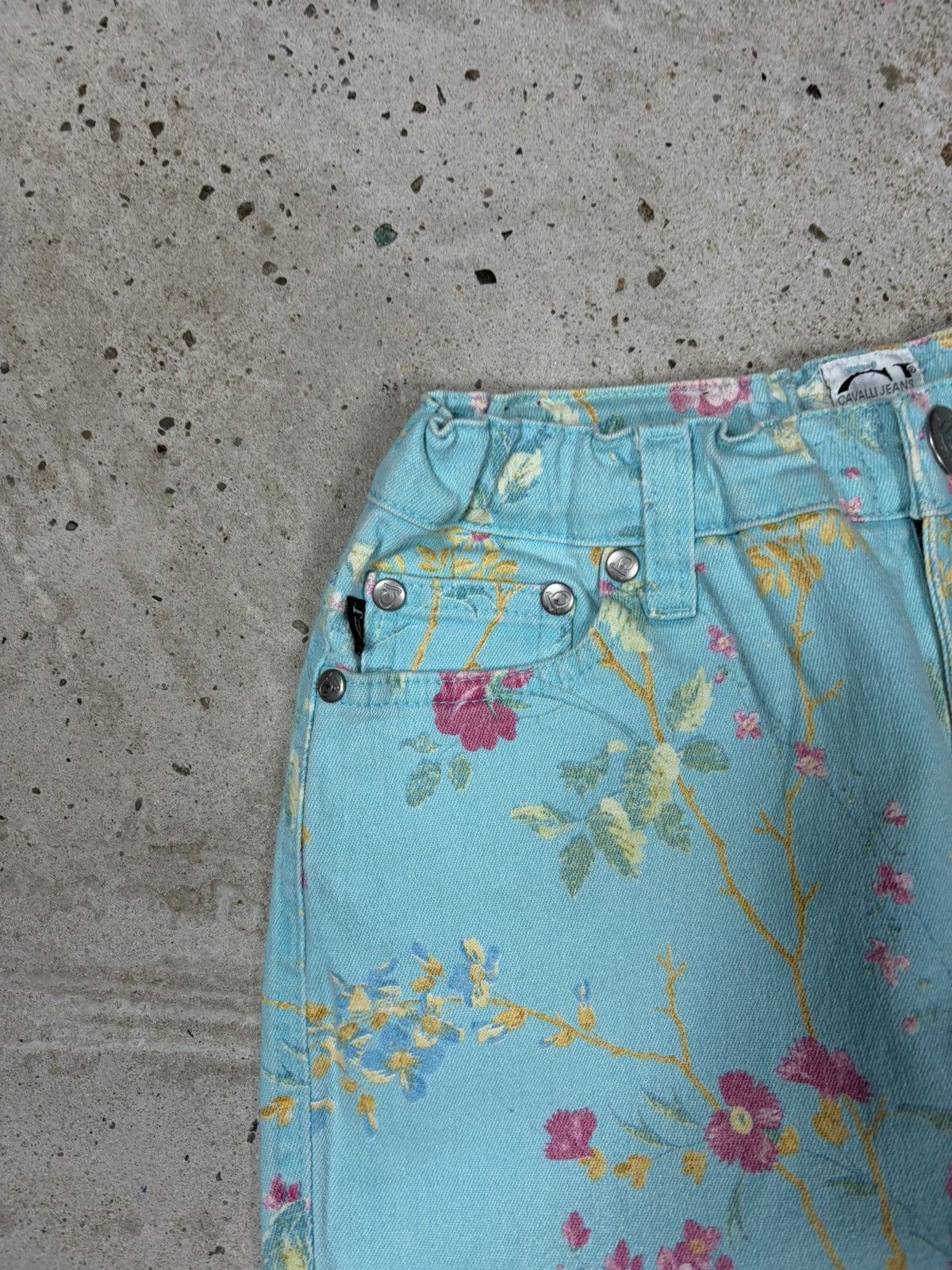 Roberto Cavalli Vintage 90s Roberto Cavalli Jeans Floral Print Flowers psych Size 26" / US 2 / IT 38 - 7 Thumbnail
