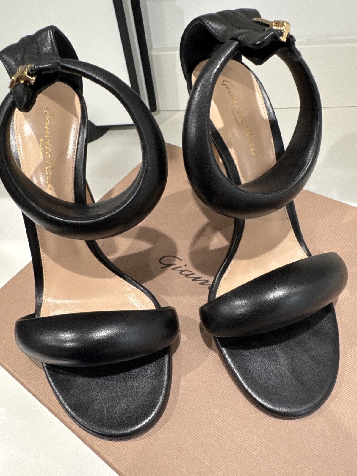 Gianvito Rossi Gianvito Rossi Size US 9 / IT 39 - 2 Thumbnail