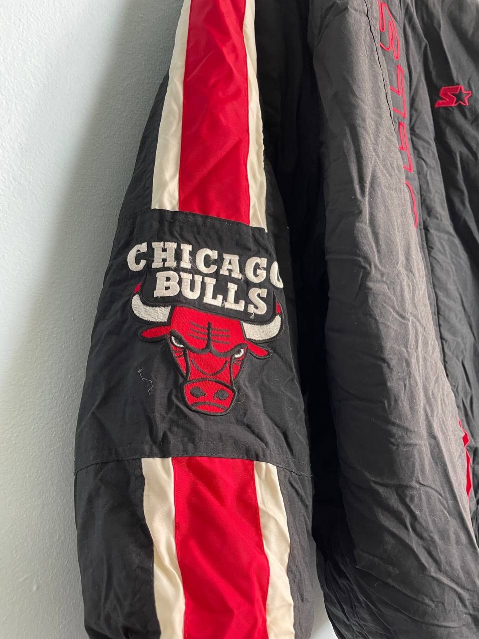 NBA Vintage 1990’s Chicago Bulls Starter Zip Up Puffer NBA Size US XXL / EU 58 / 5 - 5 Thumbnail