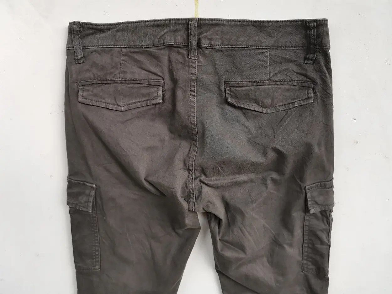 Japanese Brand × Uniqlo Rare!!! Uniqlo Tactical Cargo Multipocket Pants Size US 30 / EU 46 - 5 Thumbnail