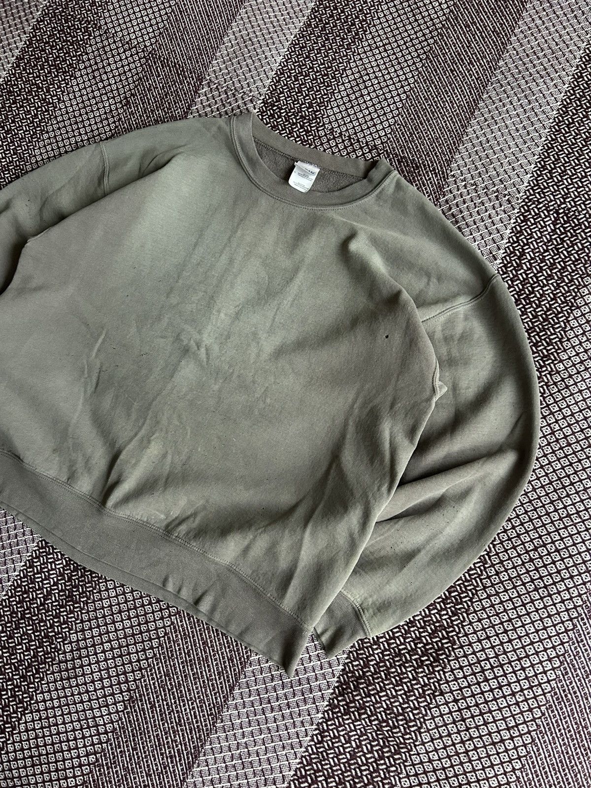 Vintage Vintage Thrashed Gildan Baggy Faded Sweatshirt Streetwear Size US L / EU 52-54 / 3 - 2 Thumbnail