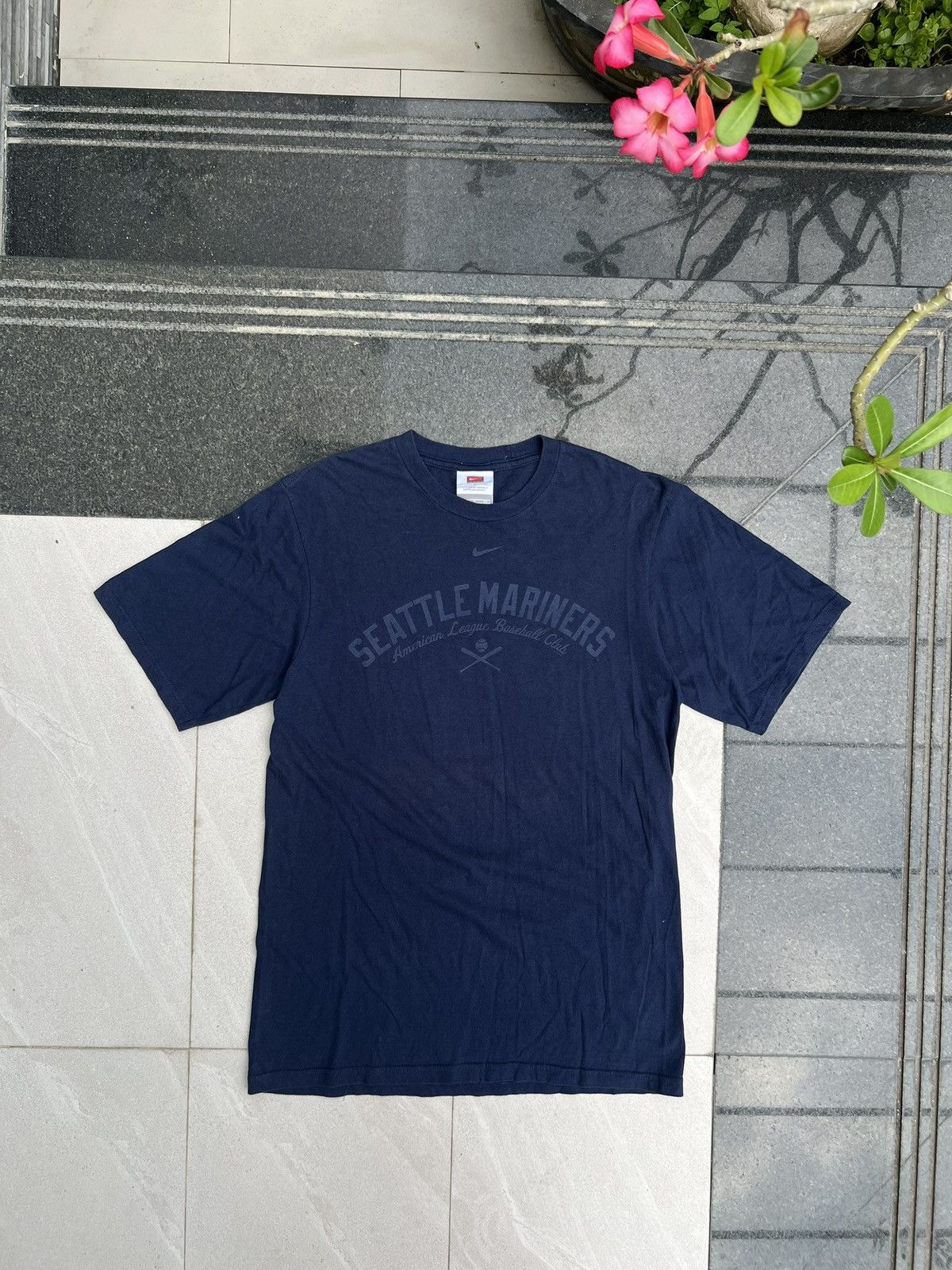 Nike × Vintage 90s Nike Seattle Mariners Vintage Y2K Big Logo Retro T-Shirt Size US S / EU 44-46 / 1 - 1 Thumbnail