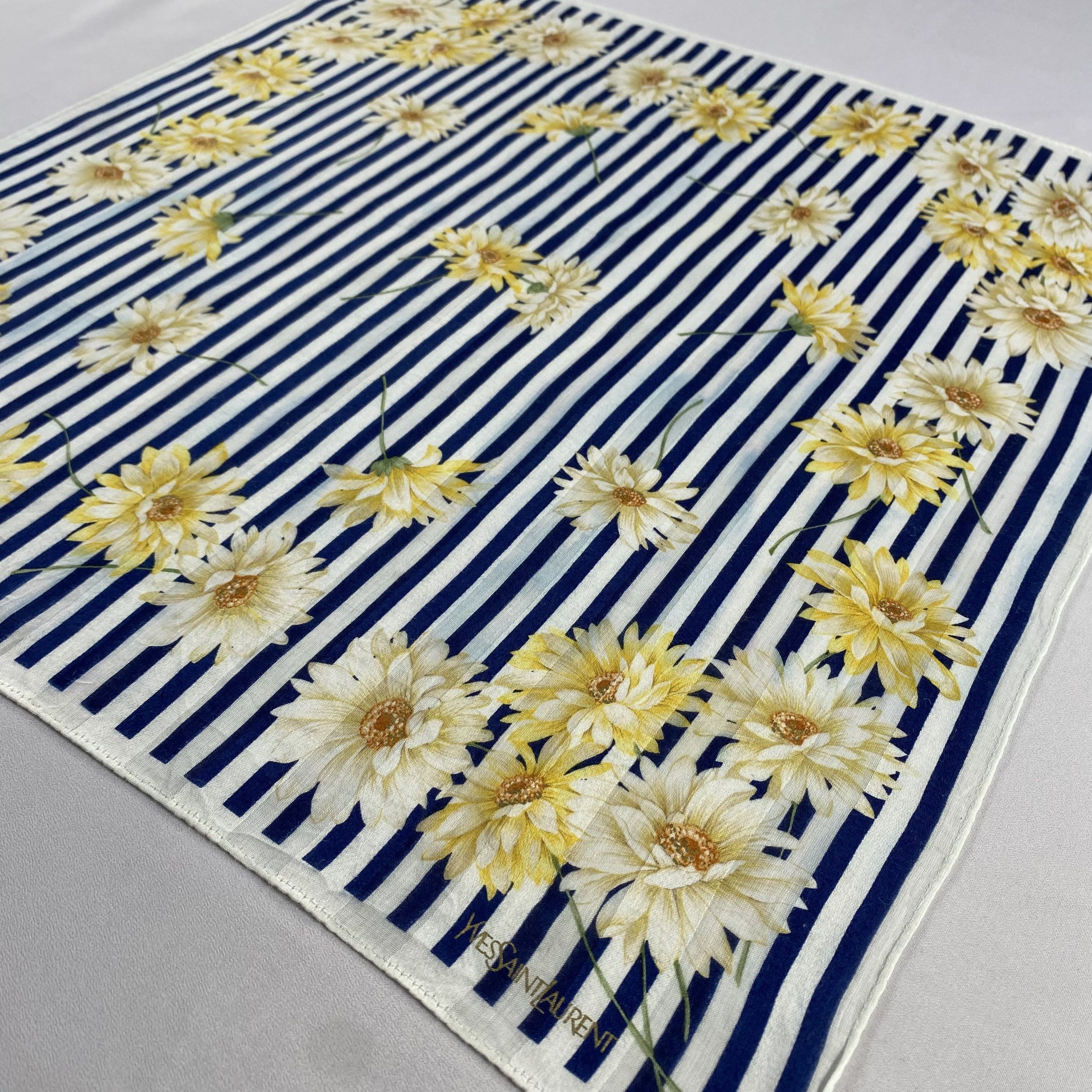 Vintage Yves Saint Laurent Neckerchief / Handkerchief-P600 Size ONE SIZE - 2 Thumbnail