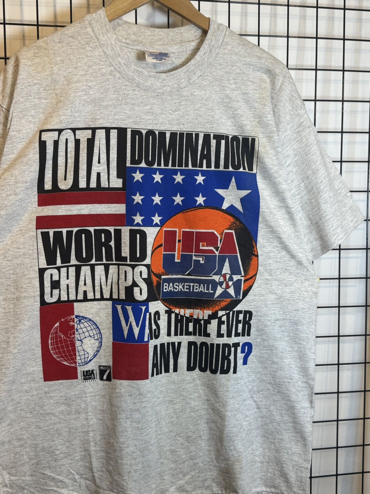 Hanes vintage 1992 USA Basketball Size US XL / EU 56 / 4 - 2 Thumbnail