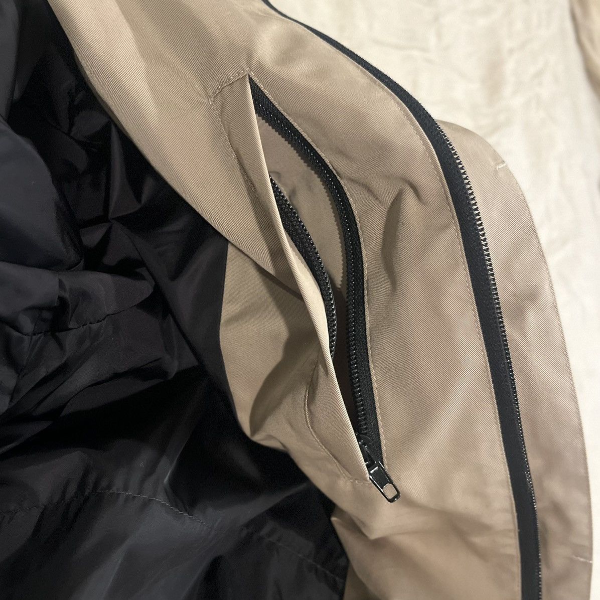 Balenciaga × Gucci $4200 Gucci X Balenciaga X The Hacker Project Technical Coat Size US S / EU 44-46 / 1 - 11 Thumbnail