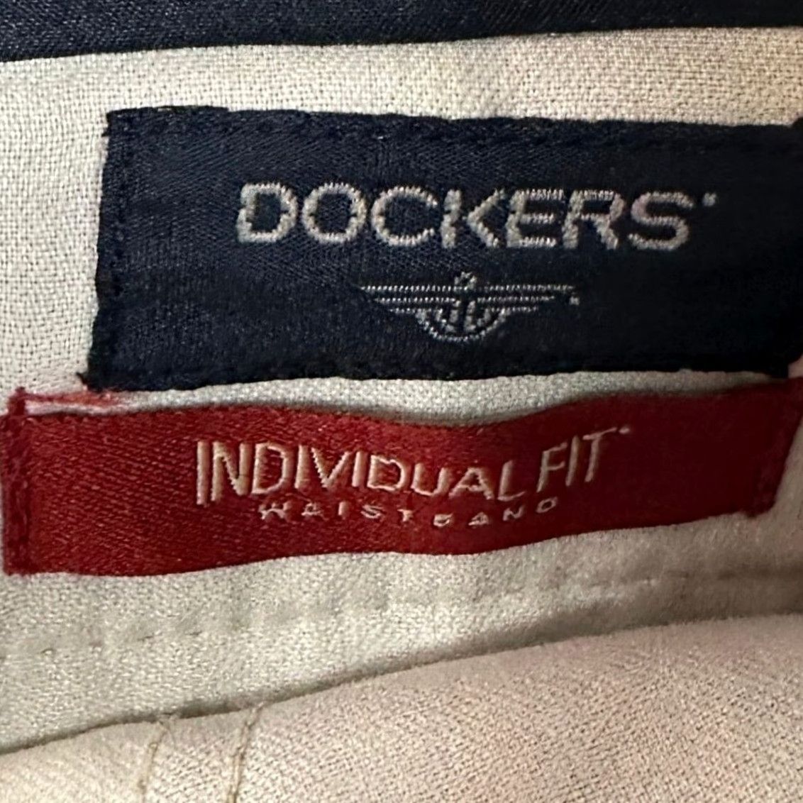 Dockers VINTAGE Dockers Original Khaki Relaxed Pants Mens 36X29 Tan Khakis Pleated Cuffed 100% Cotton Beige Size US 36 / EU 52 - 4 Thumbnail