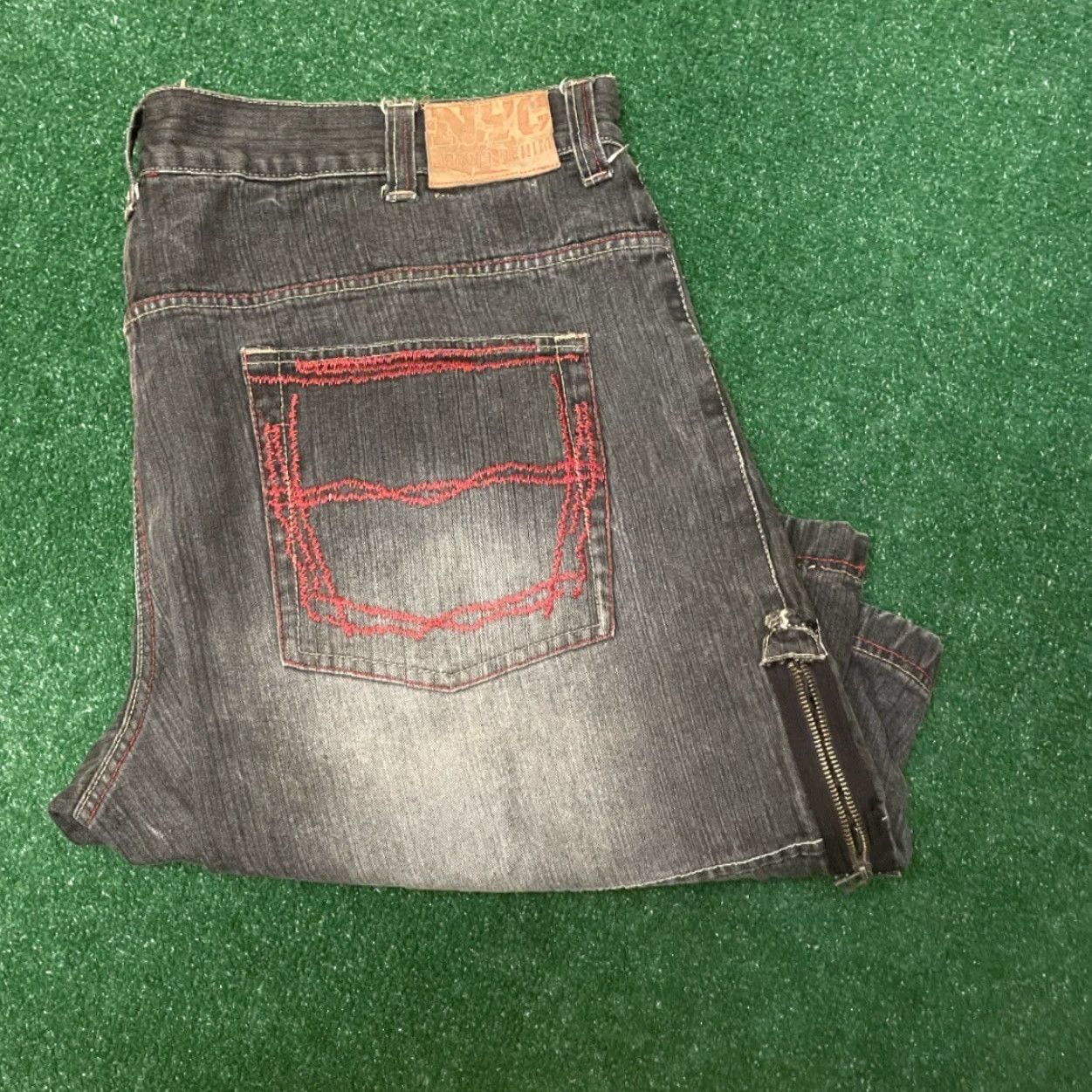 Vintage VINTAGE NYC JNCO Tripp NYC Men 46 Black Skater Grunge Hip Hop Punk Y2K Wings Embroidered Shorts VTG Mens Size US 30 / EU 46 - 7 Thumbnail