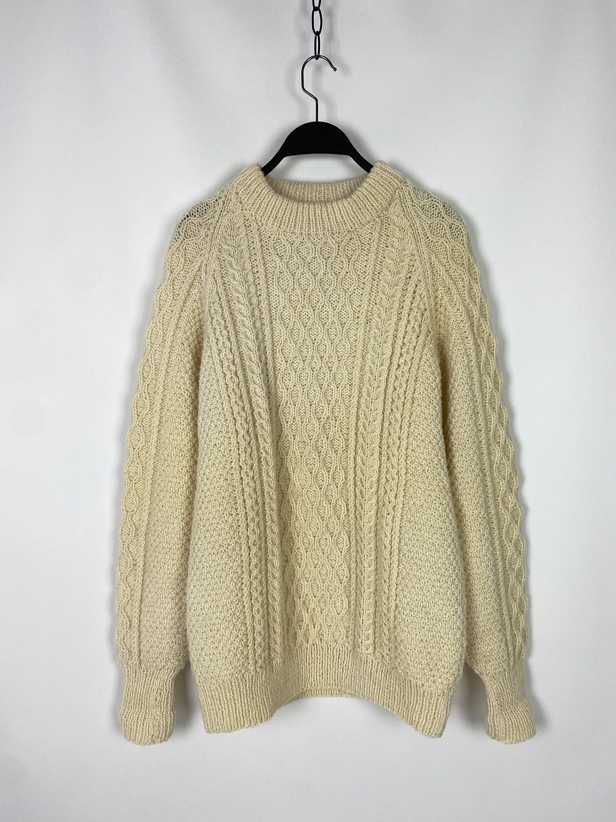 Vintage 60s 70s Vintage Aran Isles Wool Cable Knit Crewneck Sweater Size US L / EU 52-54 / 3 - 1 Thumbnail
