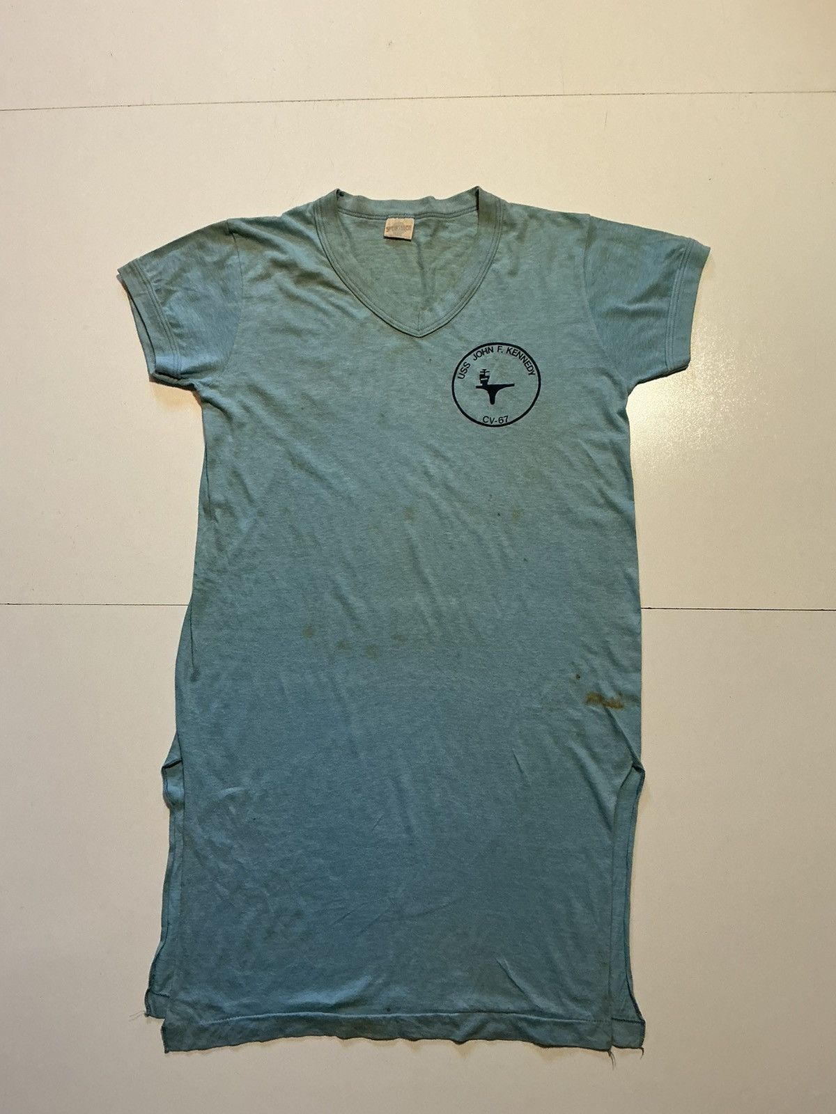 Vintage Vintage 70s USS John F. Kennedy CV-67 NightshirtT-Shirt. Size US L / EU 52-54 / 3 - 2 Thumbnail