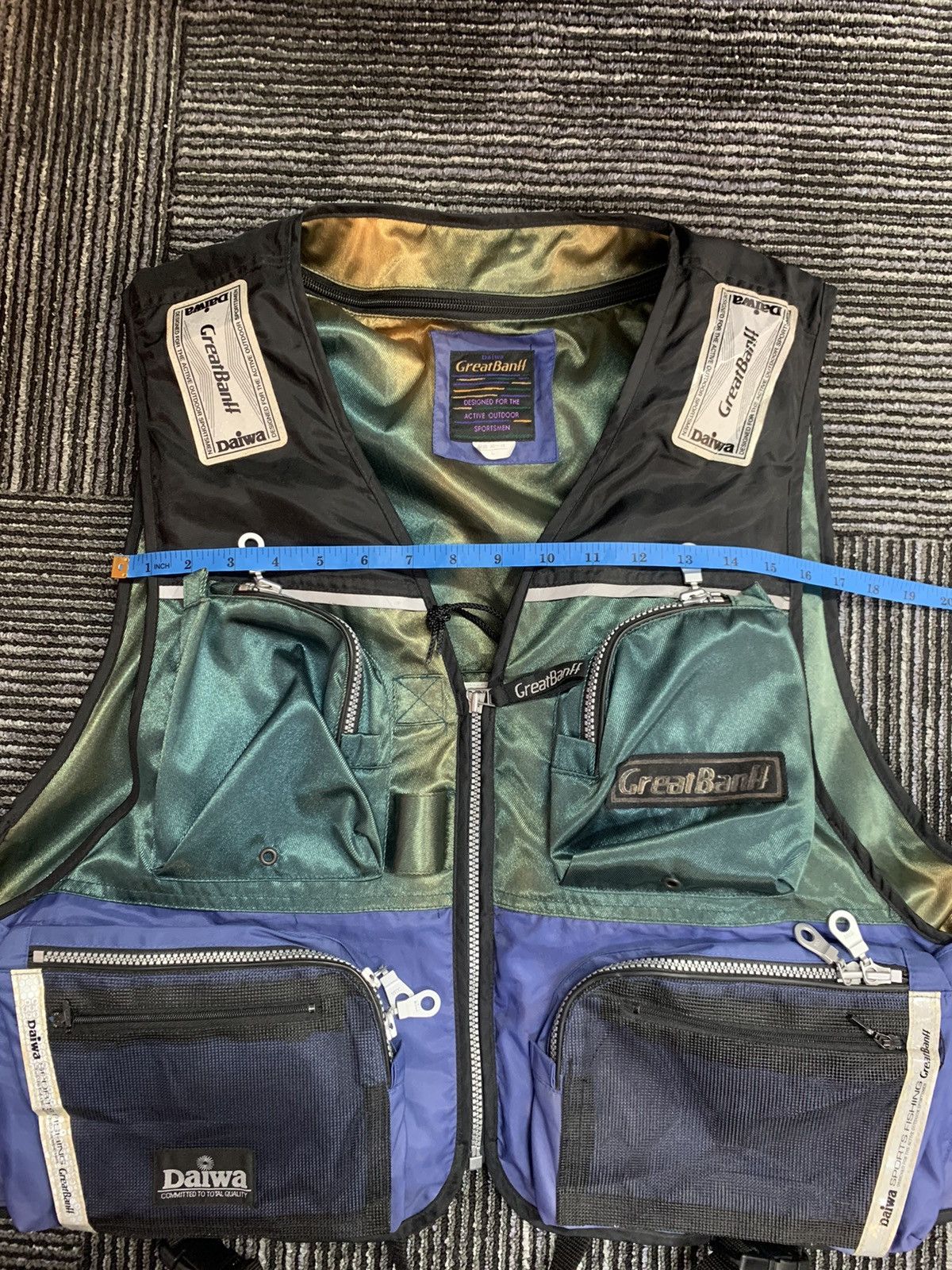 DAIWA Rare Design Vintage Brand Daiwa Greatbanff Fishing Vest 90s Size US L / EU 52-54 / 3 - 17 Thumbnail