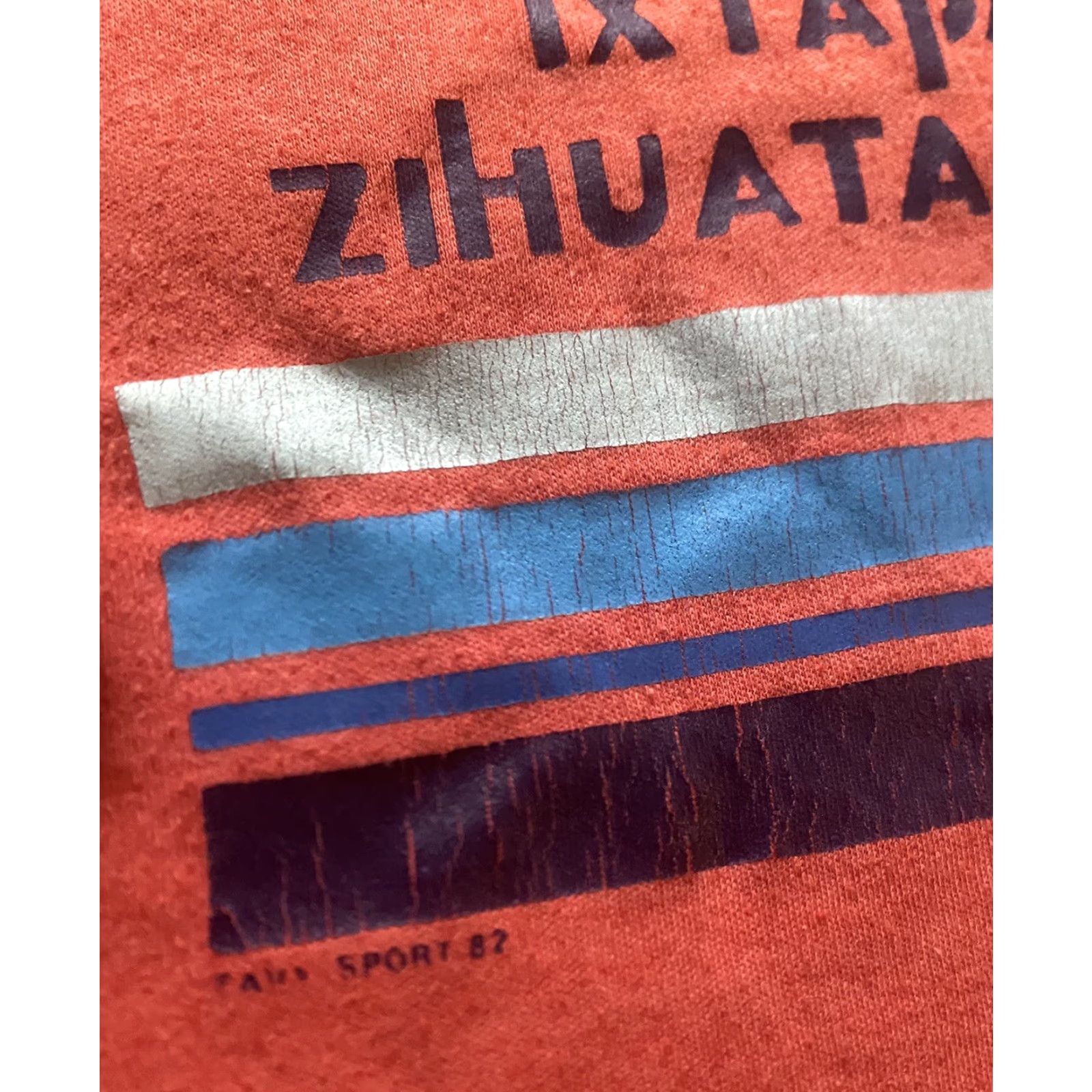 Vintage VINTAGE Mens Large Ixtapa Zihuatanejo Tourist T-shirt Red Short Sleeve ’82 as is Size US L / EU 52-54 / 3 - 4 Thumbnail