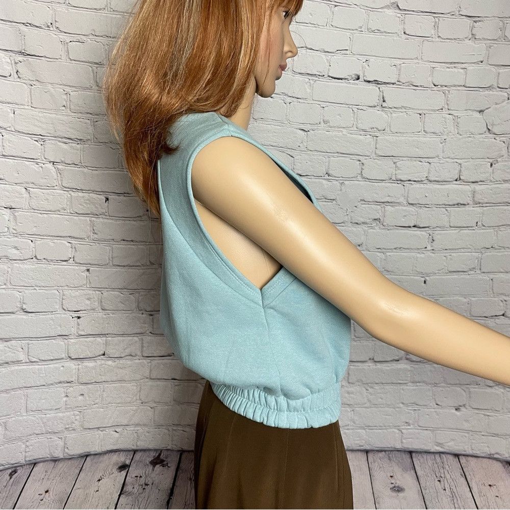 Zara NWT New Zara Cropped Baby Blue Sleeveless Sweatshirt Size M Size M / US 6-8 / IT 42-44 - 2 Thumbnail