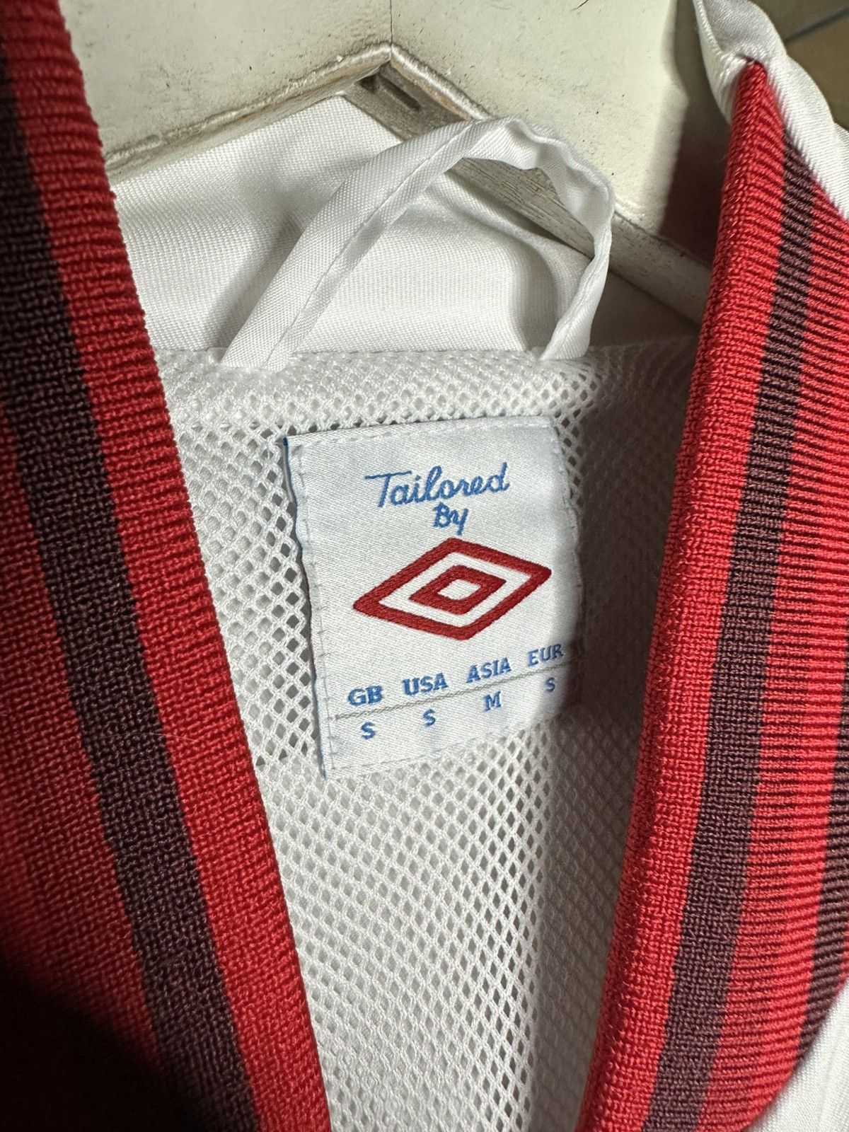 Umbro England 2012/2013 Umbro Football Jacket Soccer Jersey Size S Size US S / EU 44-46 / 1 - 4 Thumbnail
