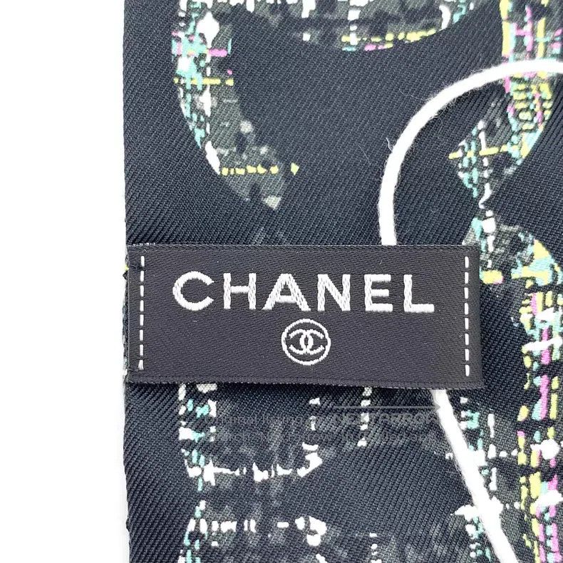 Chanel Chanel Dark green camelia printed silk scarf Size ONE SIZE - 5 Thumbnail