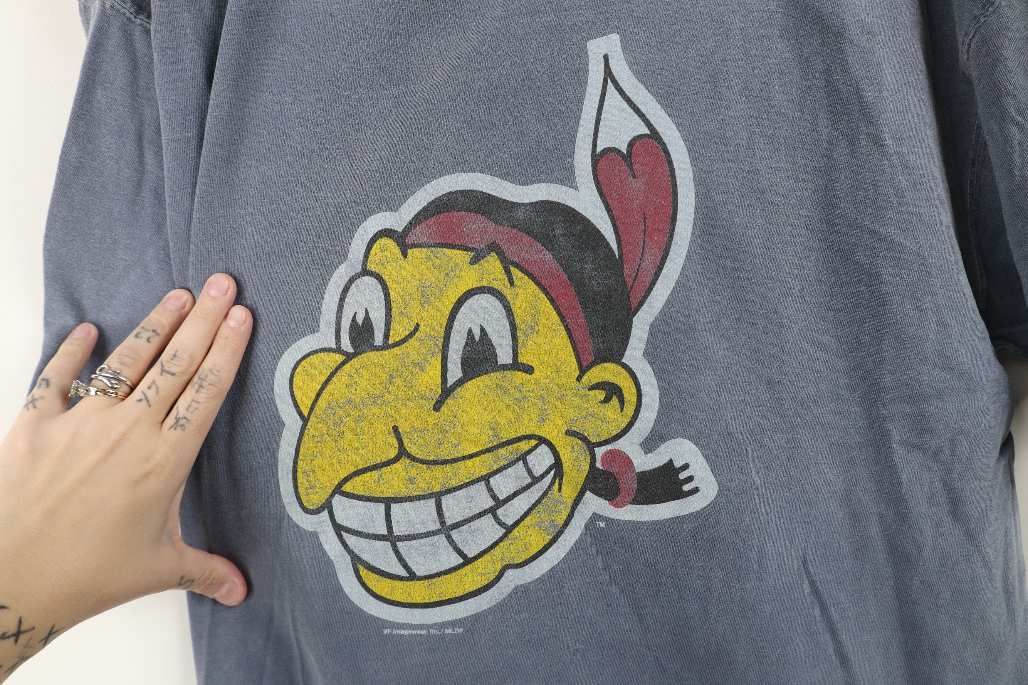Vintage Vintage Y2K Chief Wahoo Cleveland Indians Baseball T-Shirt Size US XL / EU 56 / 4 - 4 Thumbnail