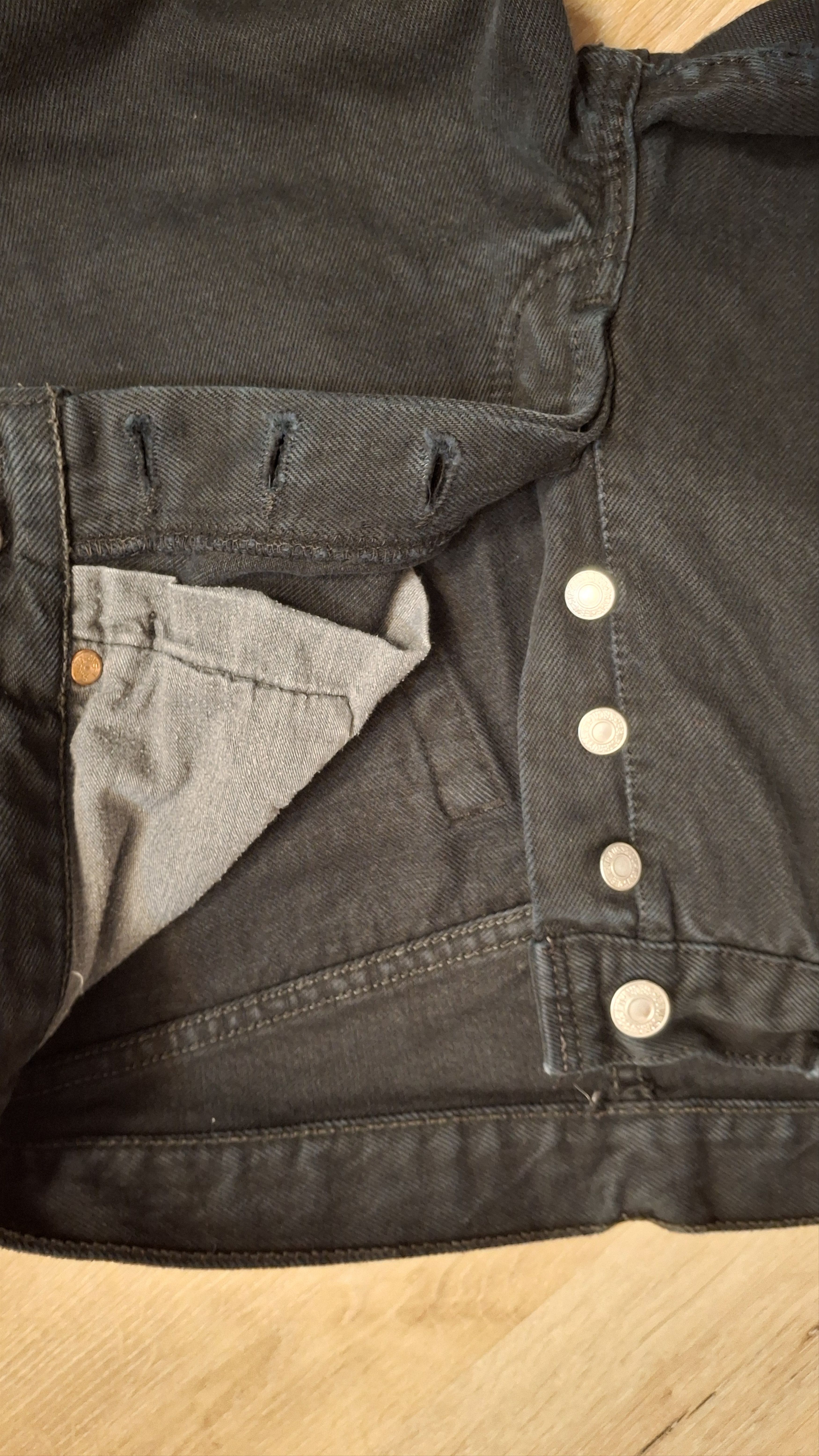 Levi's Vintage Levi’s 501 Black Jeans W31 L34 Made in Poland Size US 31 - 4 Thumbnail