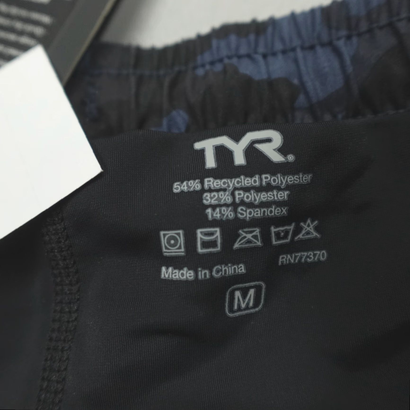 Vintage TYR Momentum Shorts 6'' Lined Men's M Athletic Fit DWR Stretch Quick Dry Blackout Size US 31 - 5 Thumbnail