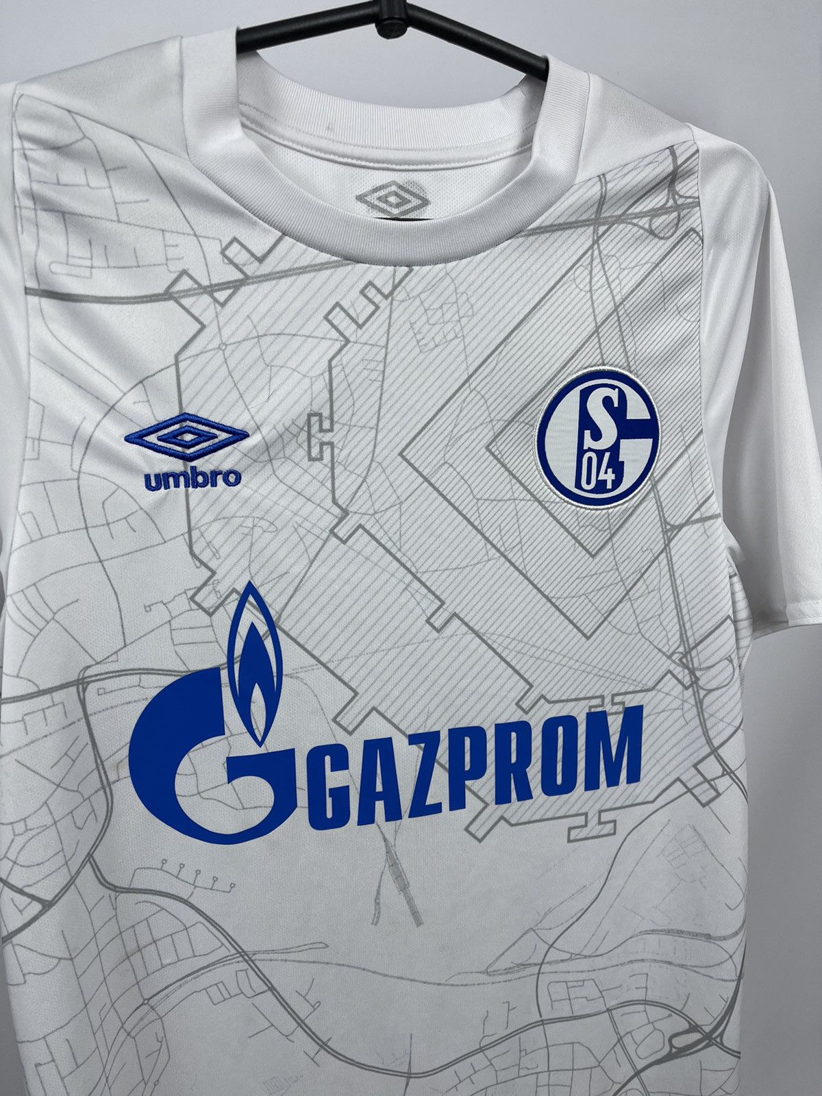 Umbro Umbro Original Schalke 04 Away Shirt 2020/21 Men’s Size S Size US S / EU 44-46 / 1 - 3 Thumbnail