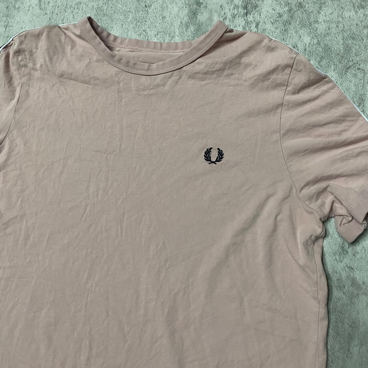 Fred Perry Fred Perry baby pink t-shirt Size US L / EU 52-54 / 3 - 2 Thumbnail