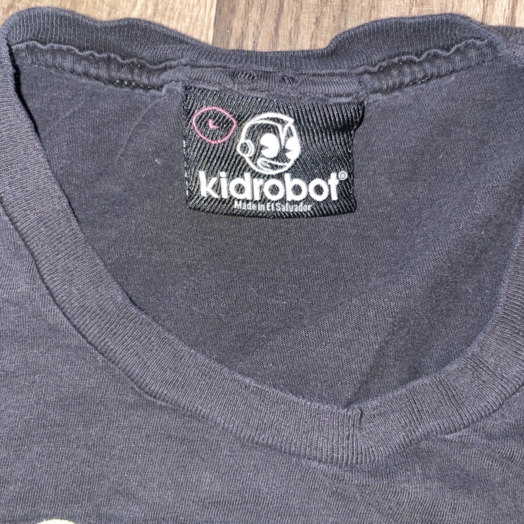 Vintage VINTAGE Kidrobot T-Shirt Mens Large Black Distressed 21x26.5 Size US L / EU 52-54 / 3 - 3 Thumbnail