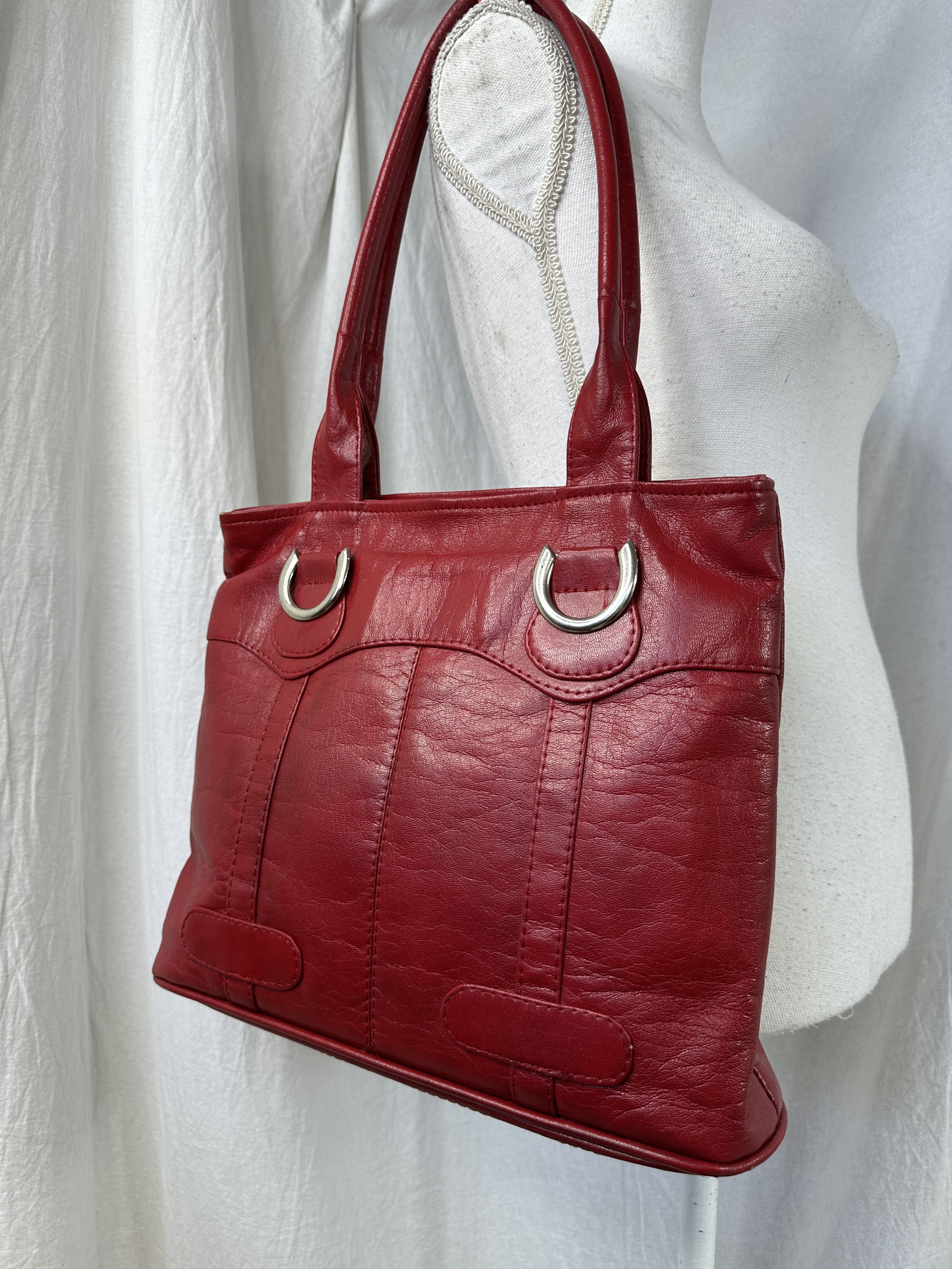 Vintage Vintage Avant Garde Faux Leather Cherry Red 00s Size ONE SIZE - 1 Thumbnail