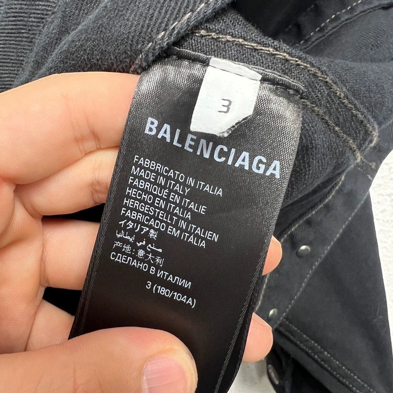 Balenciaga balenciaga graffiti logo denim jacket Size US M / EU 48-50 / 2 - 5 Thumbnail