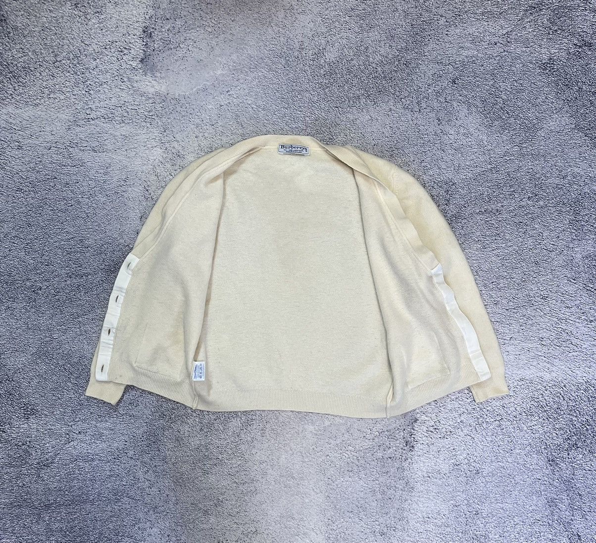 Burberry Burberrys Lambswool Cardigan Vintage Size 40 Logo Buttons Size S / US 4 / IT 40 - 13 Thumbnail