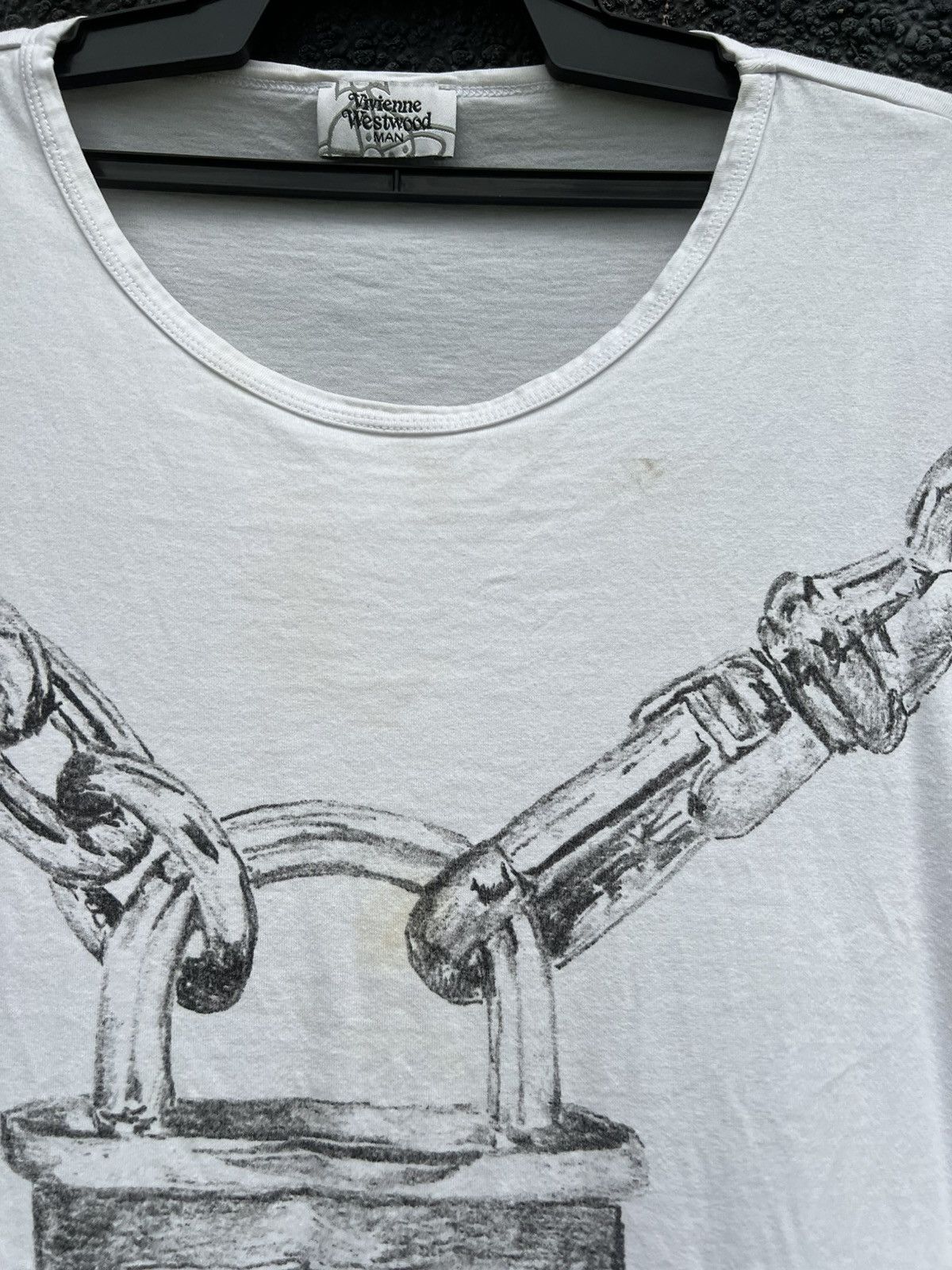 Vivienne Westwood Vivienne Westwood MAN T-shirt with a chain & padlock graphic Size US XL / EU 56 / 4 - 3 Thumbnail