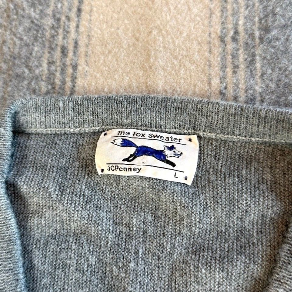 Vintage VINTAGE The Fox JCPenney Pullover Knit Sweater Men L Gray 80s V-Neck Long Sleeve Solid Casual Workwear 70s/80s Size US L / EU 52-54 / 3 - 3 Thumbnail