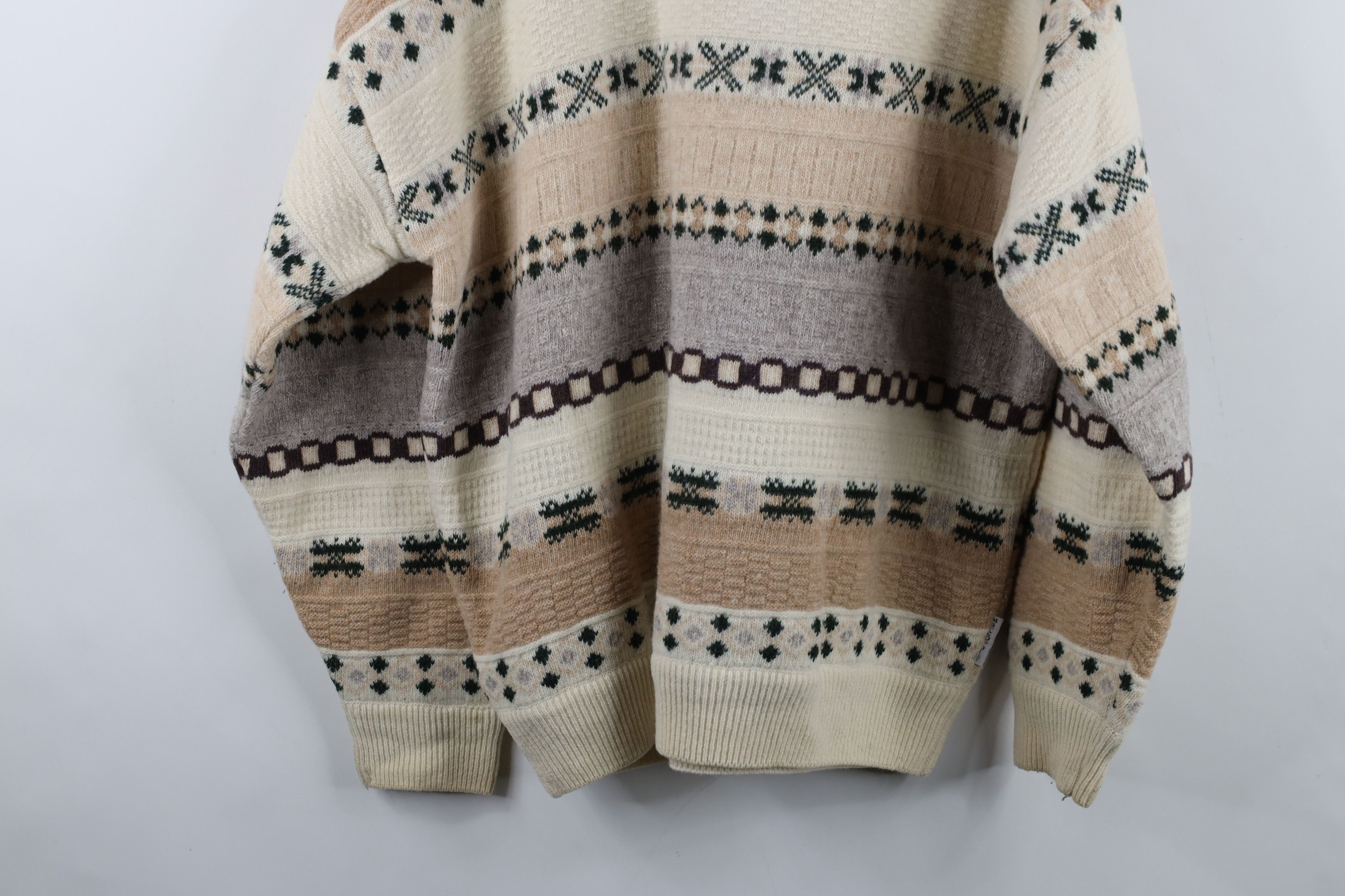 Vintage Vintage 90s Streetwear Knit Fair Isle V-Neck Sweater USA Size US XL / EU 56 / 4 - 13 Thumbnail