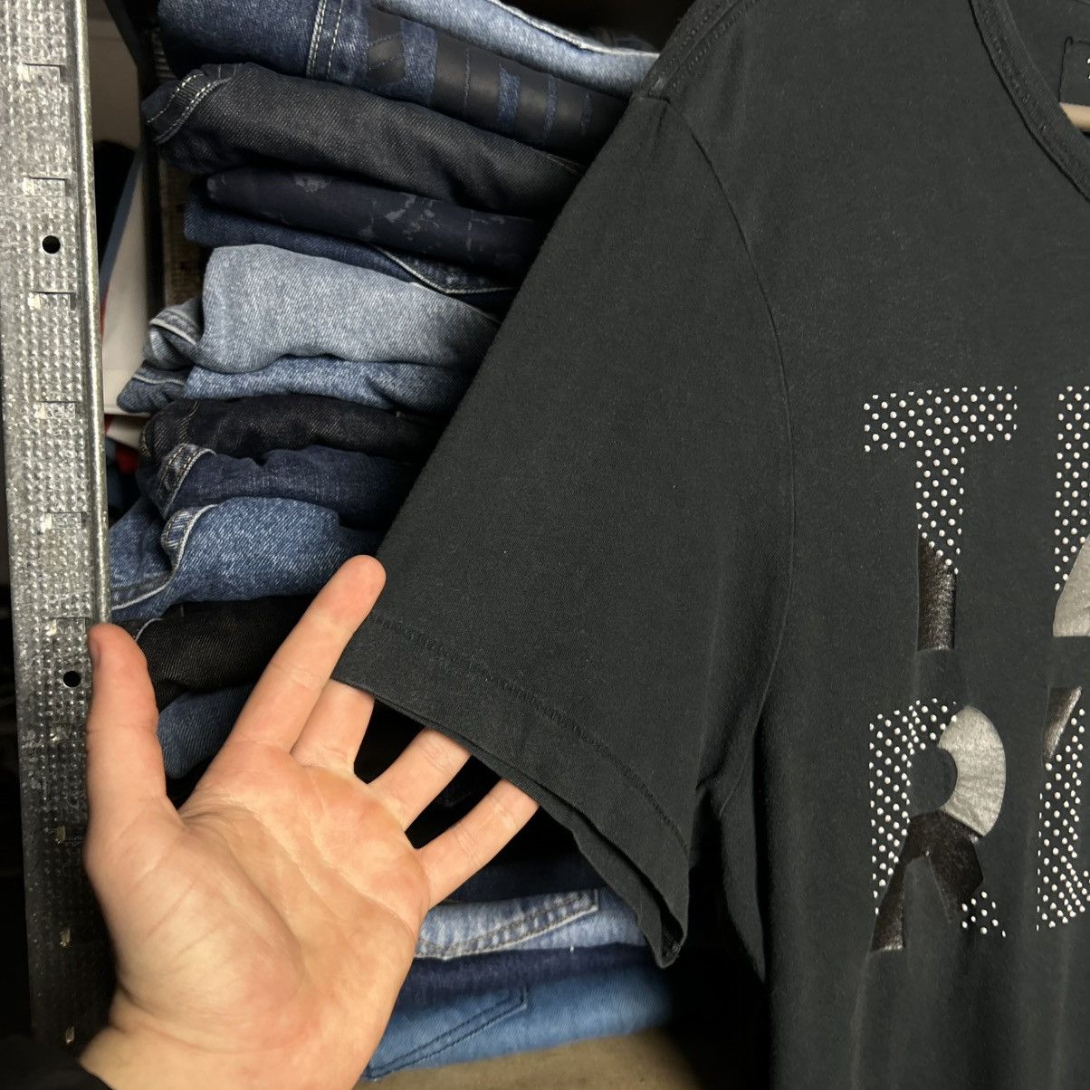 True Religion Mens True Religion Big Logo Streetwear y2k japan tee Size US L / EU 52-54 / 3 - 6 Thumbnail