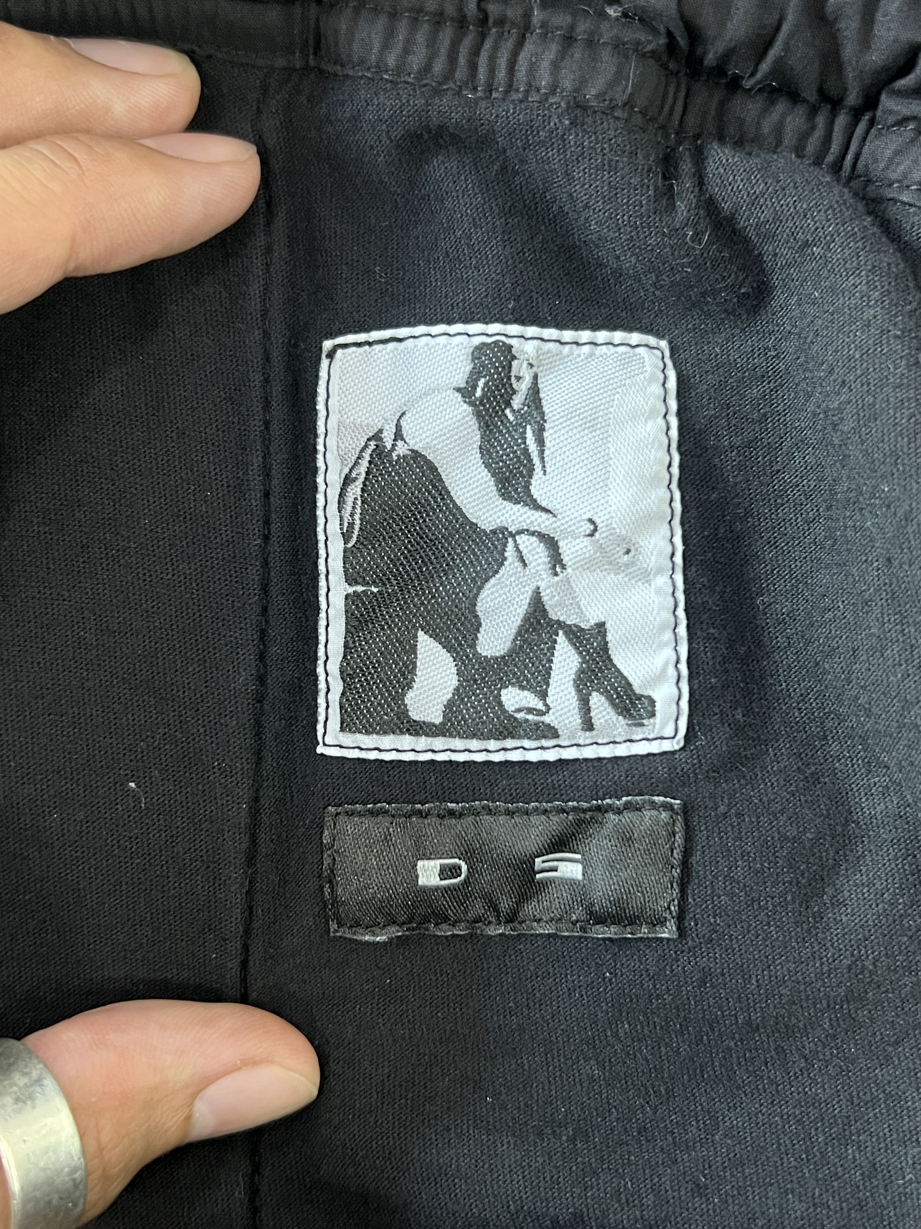 Rick Owens Drkshdw Rick Owens DRKSHDW Prisoner Drawstring Shorts Size US 32 / EU 48 - 6 Thumbnail