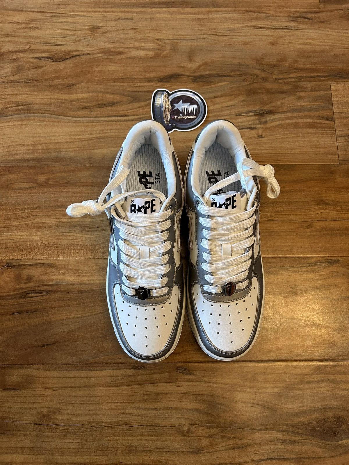 Bape NEW Bape Silver And White Bapestas Size US 11 / EU 44 - 9 Thumbnail