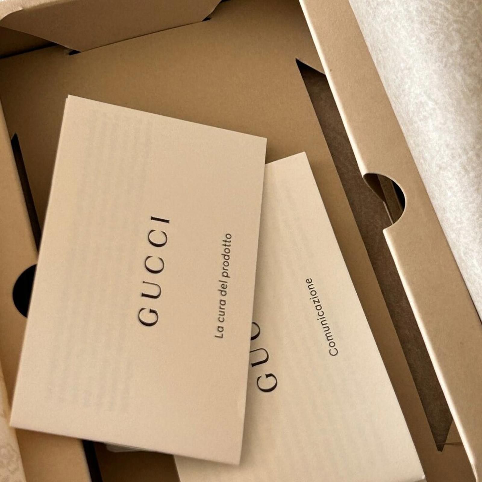 Gucci NWT Gucci GG Supreme PVC iPhone 14 Case Beige 753609 Size ONE SIZE - 7 Thumbnail