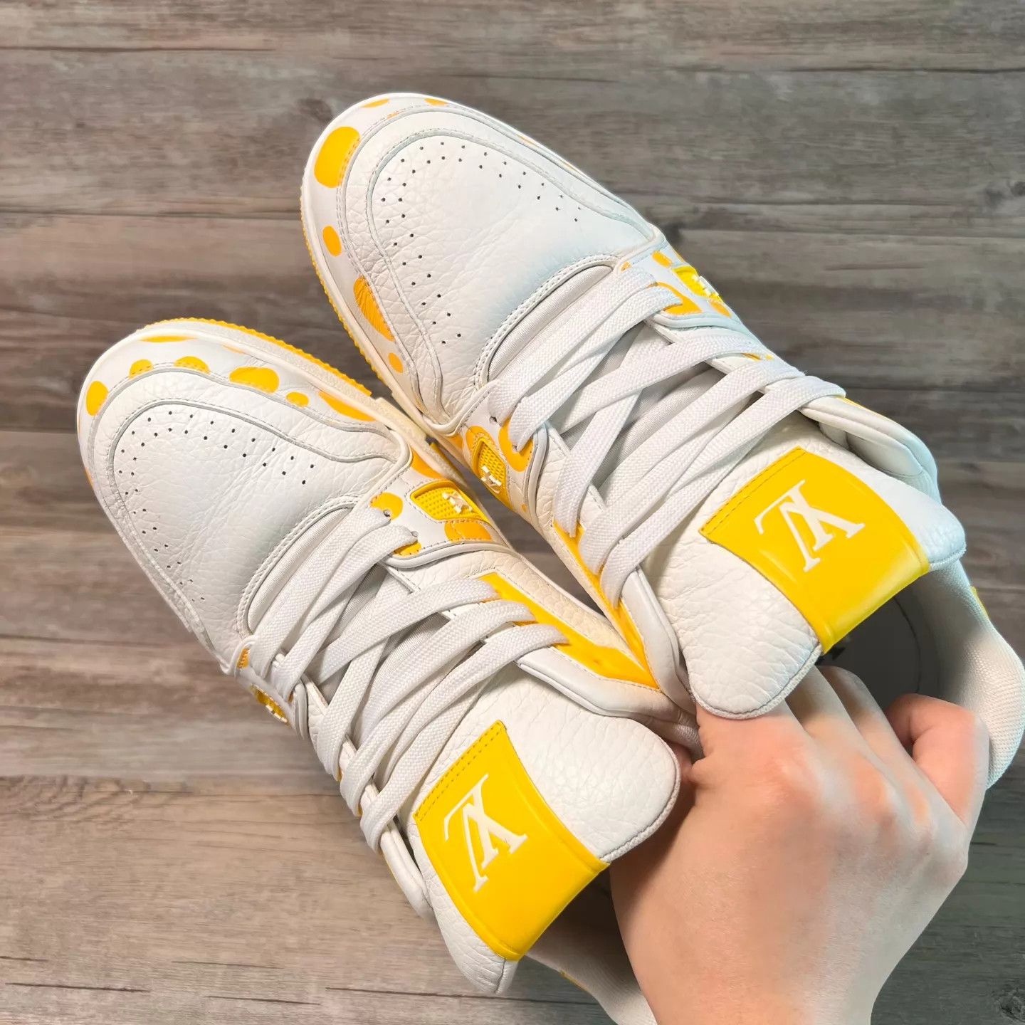 Louis Vuitton LV x Yayoi Kusama Trainer White Yellow UK7/41 Size US 8 / EU 41 - 5 Thumbnail